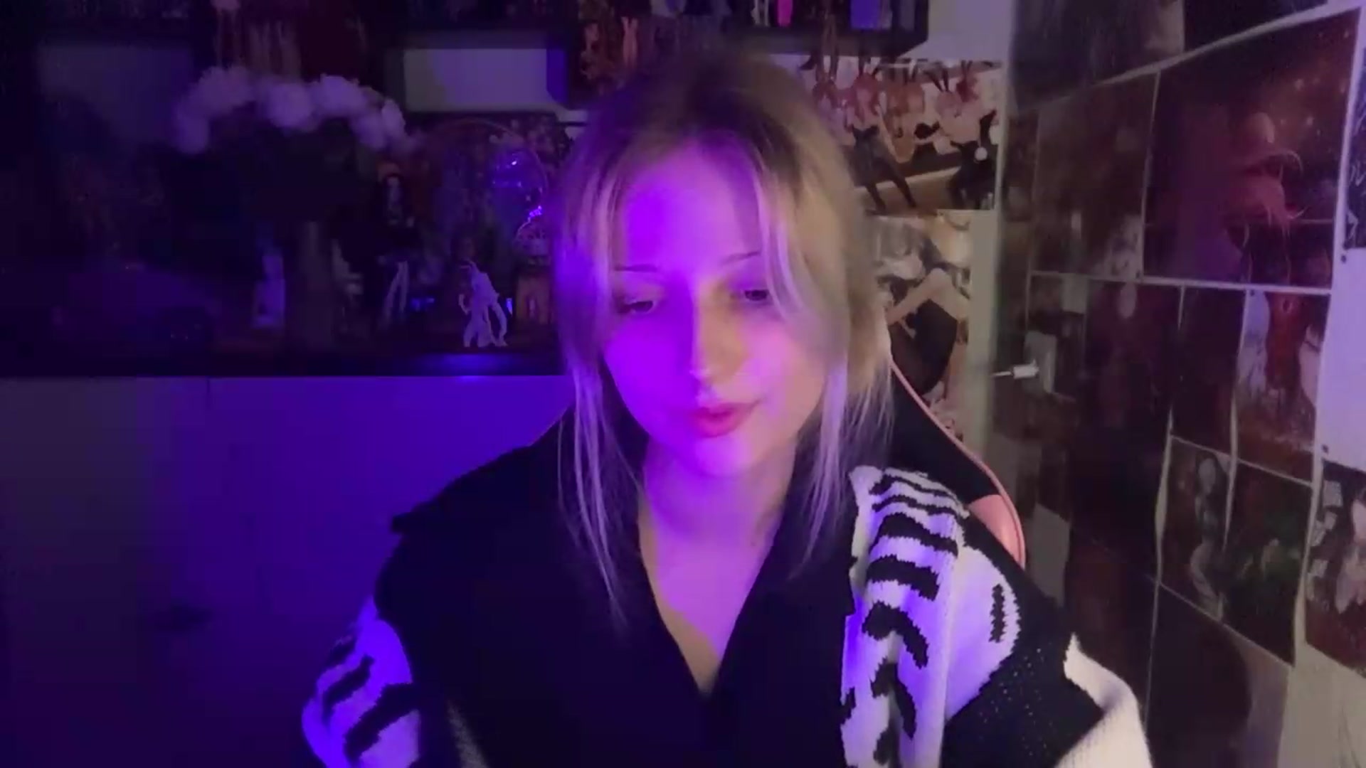 Gallery image thumbnail from VladaMoon's myfreecams stream on, 06/08/2026, 20:11 image 9 of 20