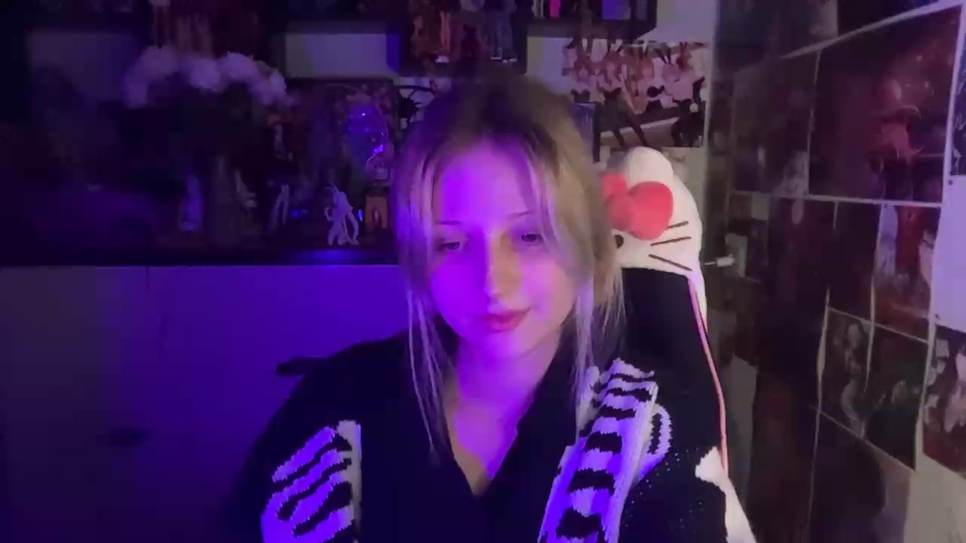 Gallery image thumbnail from VladaMoon's myfreecams stream on, 06/08/2026, 20:11 image 4 of 20