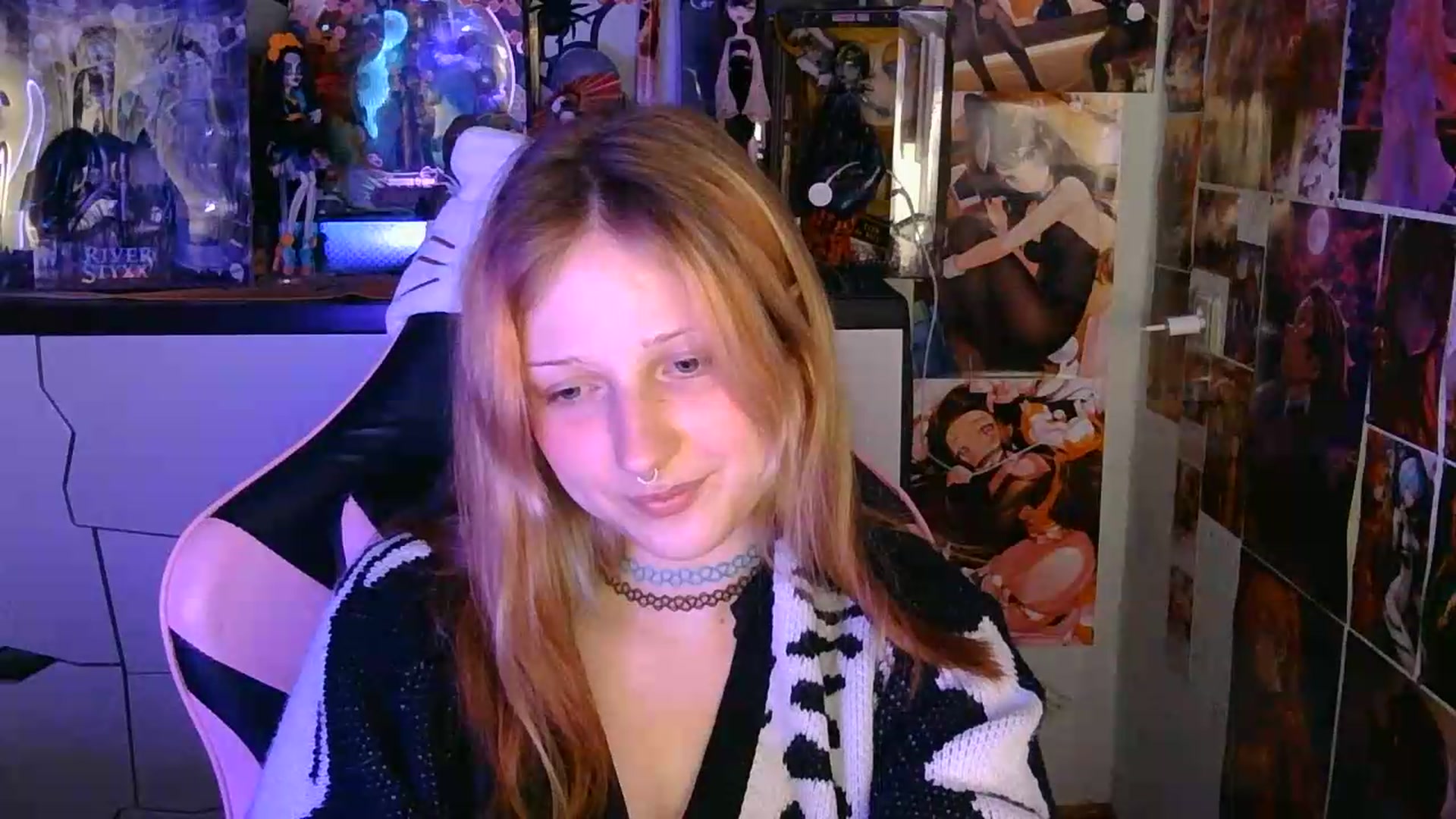 Gallery image thumbnail from VladaMoon's myfreecams stream on, 06/18/2026, 20:13 image 16 of 20