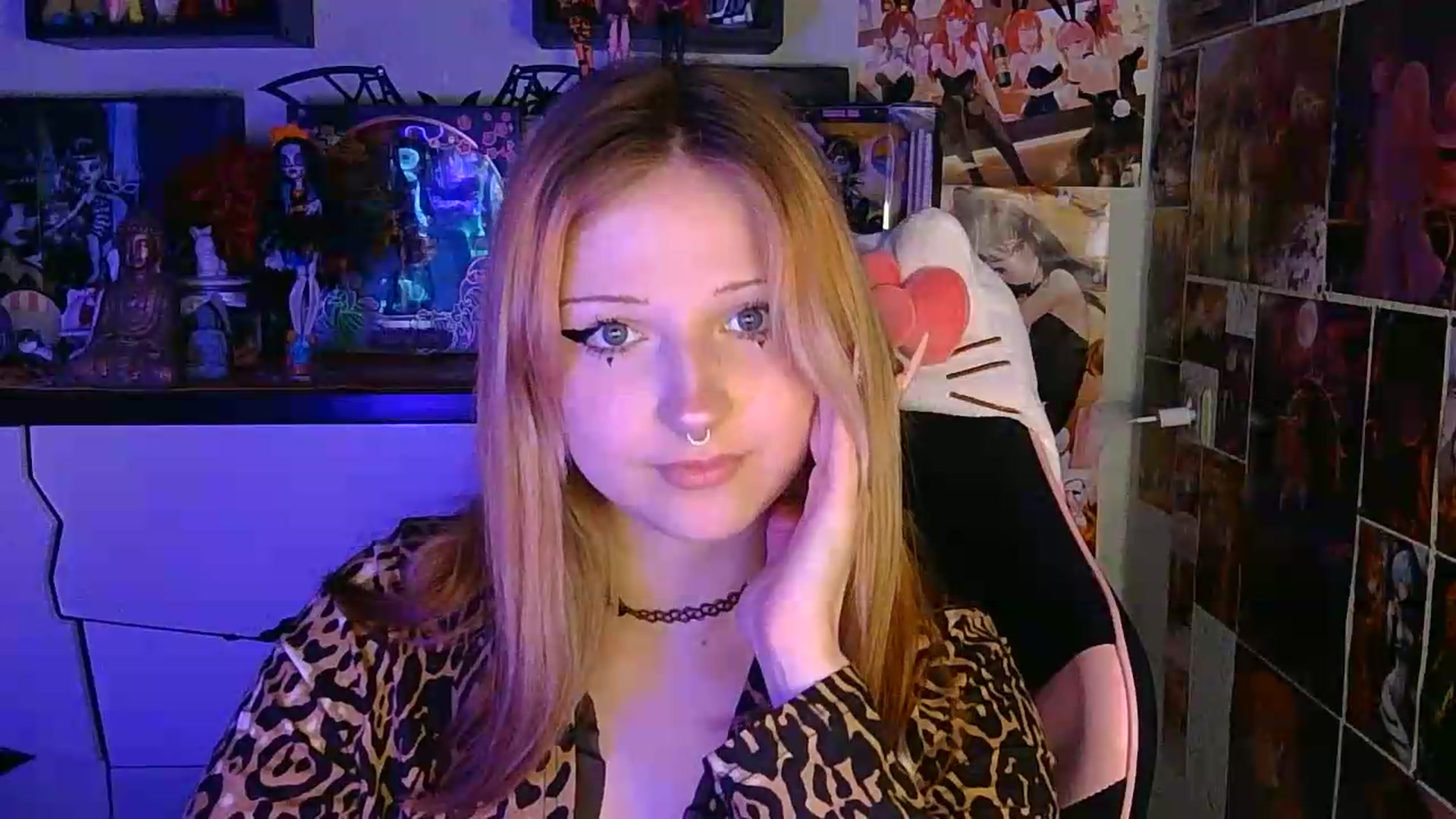 Gallery image thumbnail from VladaMoon's myfreecams stream on, 06/21/2026, 18:13 image 15 of 20