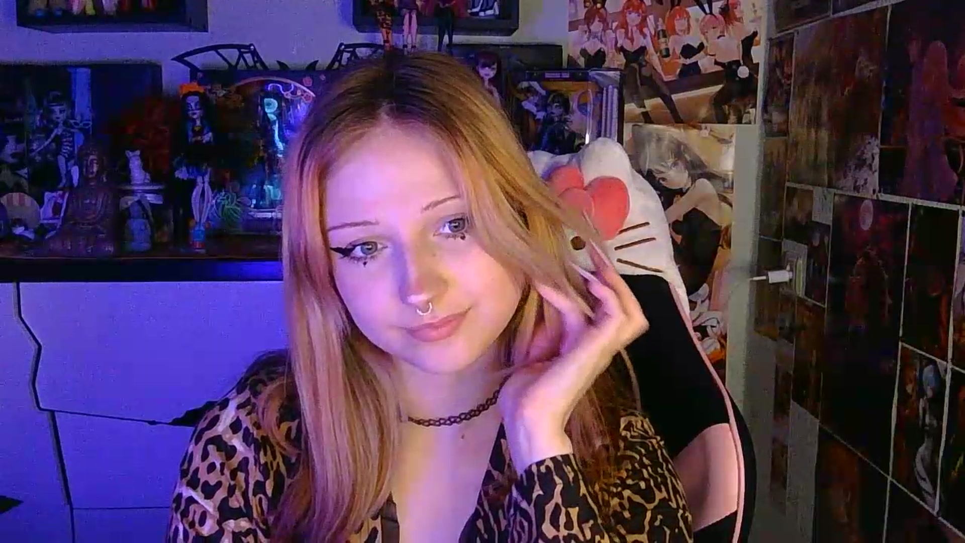 Gallery image thumbnail from VladaMoon's myfreecams stream on, 06/21/2026, 18:13 image 16 of 20