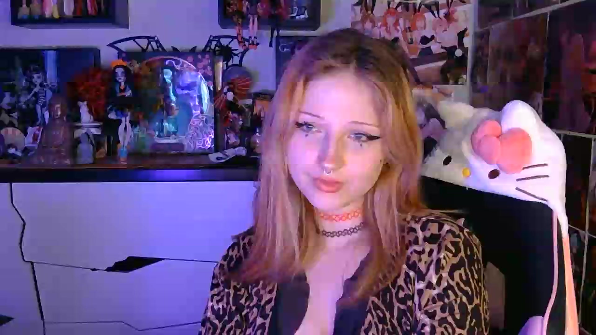 Gallery image thumbnail from VladaMoon's myfreecams stream on, 06/21/2026, 21:56 image 1 of 20