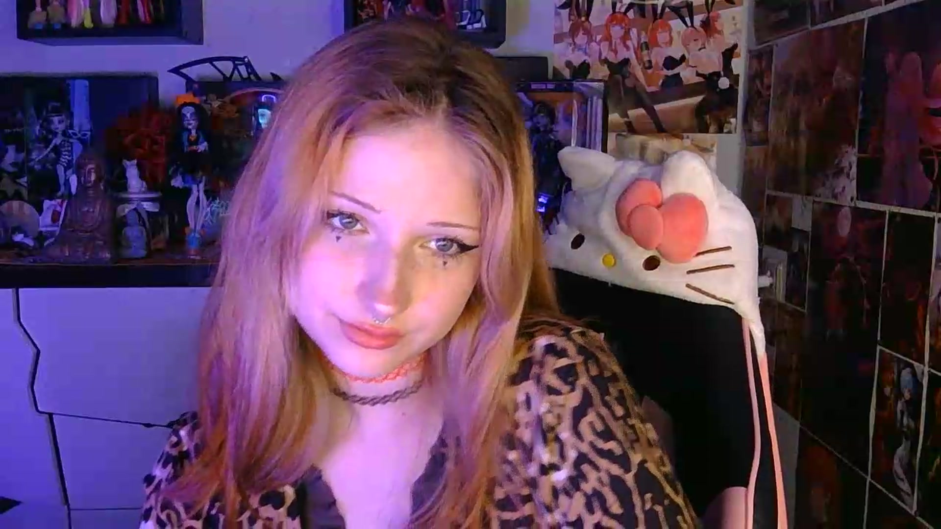 Gallery image thumbnail from VladaMoon's myfreecams stream on, 06/21/2026, 21:56 image 12 of 20