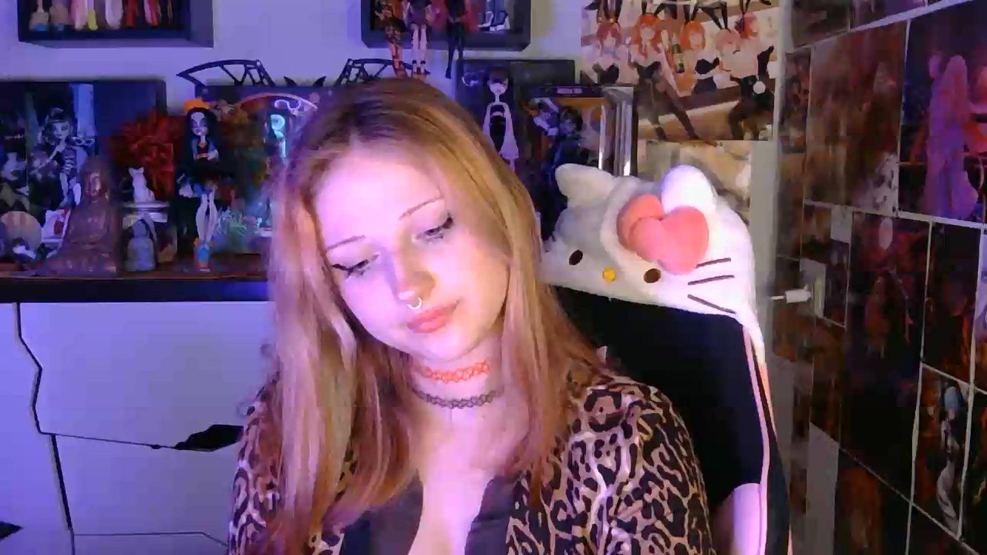 Gallery image thumbnail from VladaMoon's myfreecams stream on, 06/21/2026, 21:56 image 15 of 20