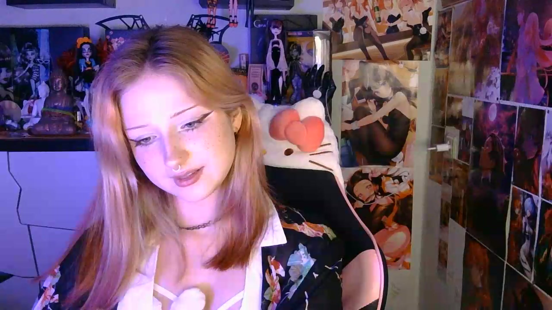 Gallery image thumbnail from VladaMoon's myfreecams stream on, 06/24/2026, 20:50 image 4 of 20