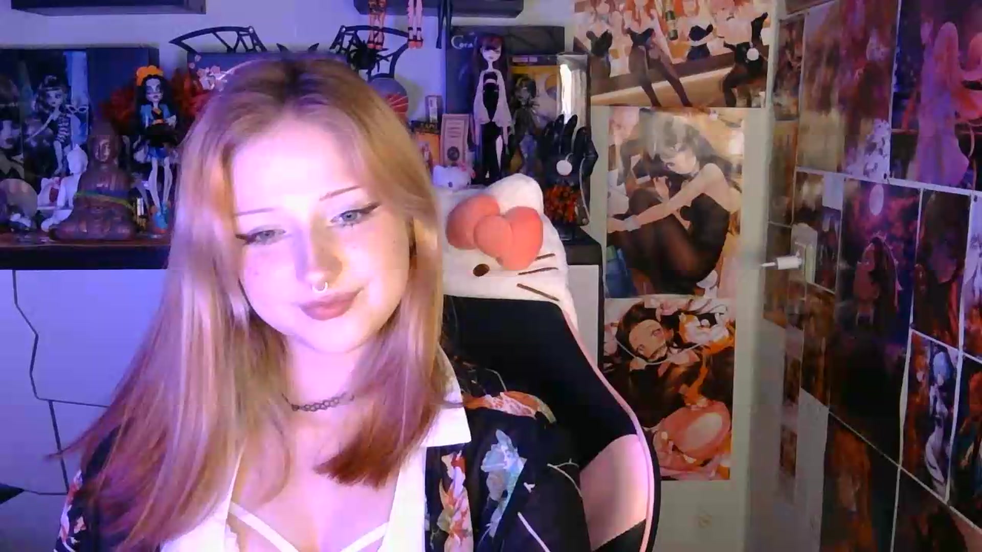 Gallery image thumbnail from VladaMoon's myfreecams stream on, 06/24/2026, 20:50 image 6 of 20