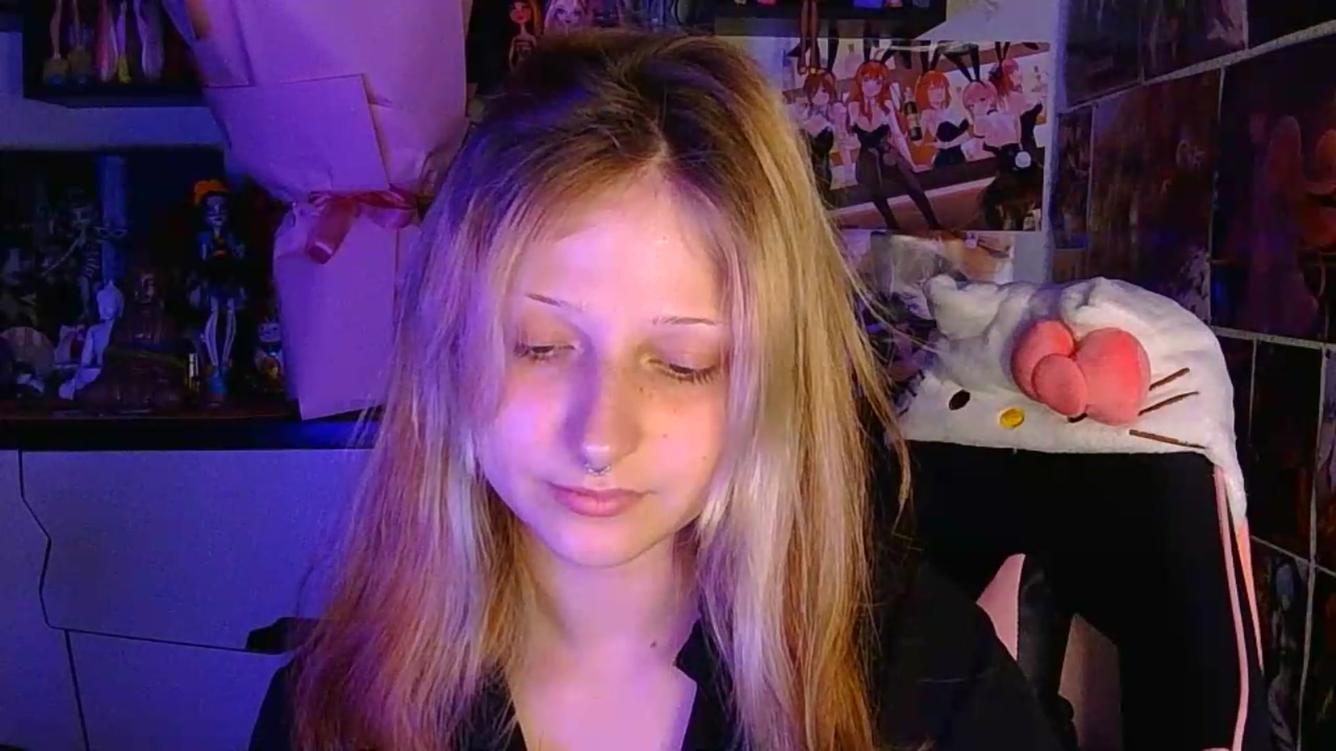 Gallery image thumbnail from VladaMoon's myfreecams stream on, 06/29/2026, 21:31 image 5 of 20