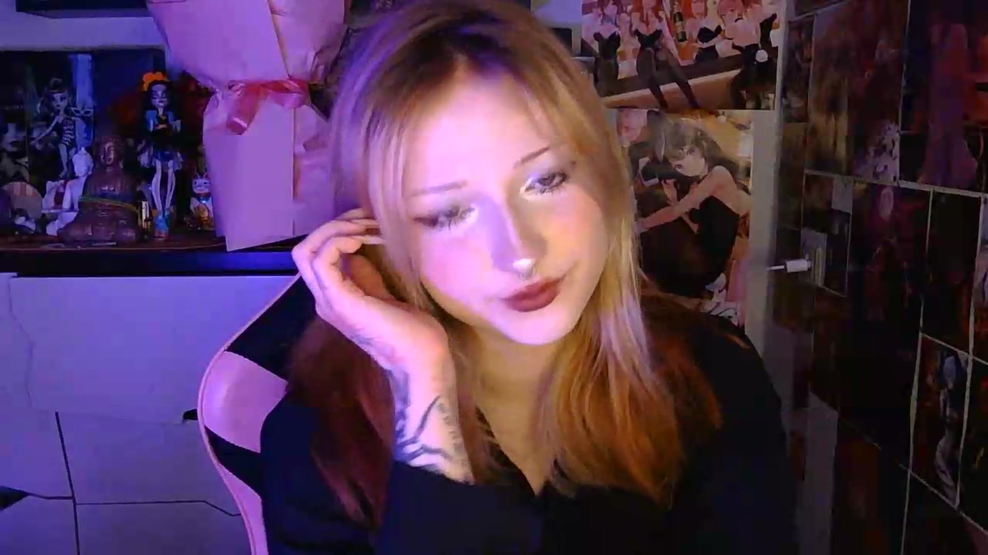Gallery image thumbnail from VladaMoon's myfreecams stream on, 06/30/2026, 20:11 image 16 of 20
