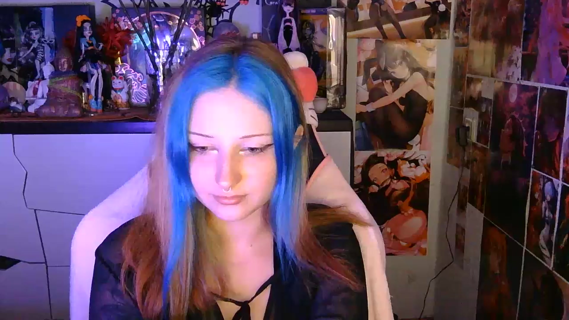 Gallery image thumbnail from VladaMoon's myfreecams stream on, 07/05/2026, 21:17 image 6 of 20