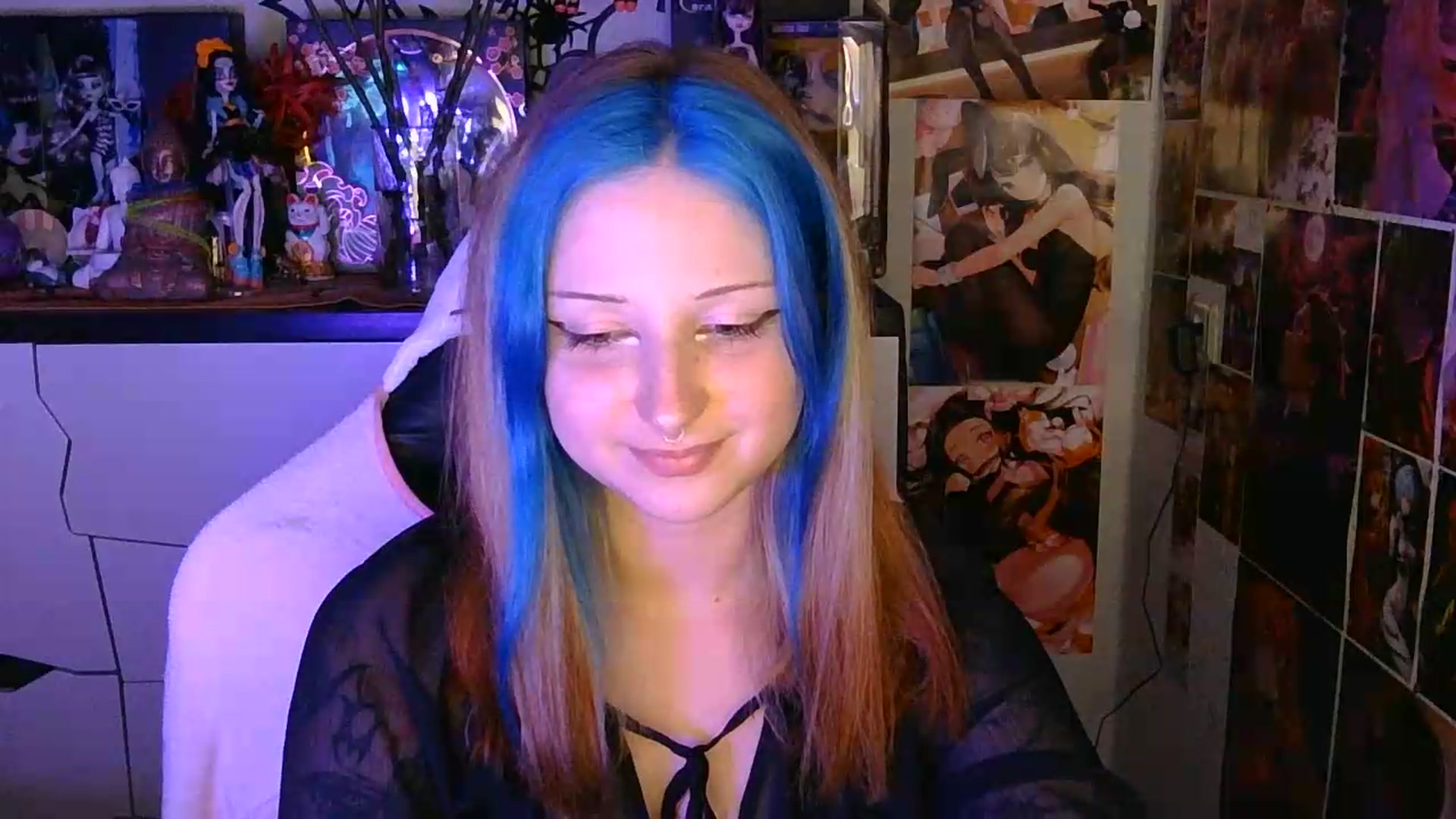 Gallery image thumbnail from VladaMoon's myfreecams stream on, 07/05/2026, 21:17 image 17 of 20