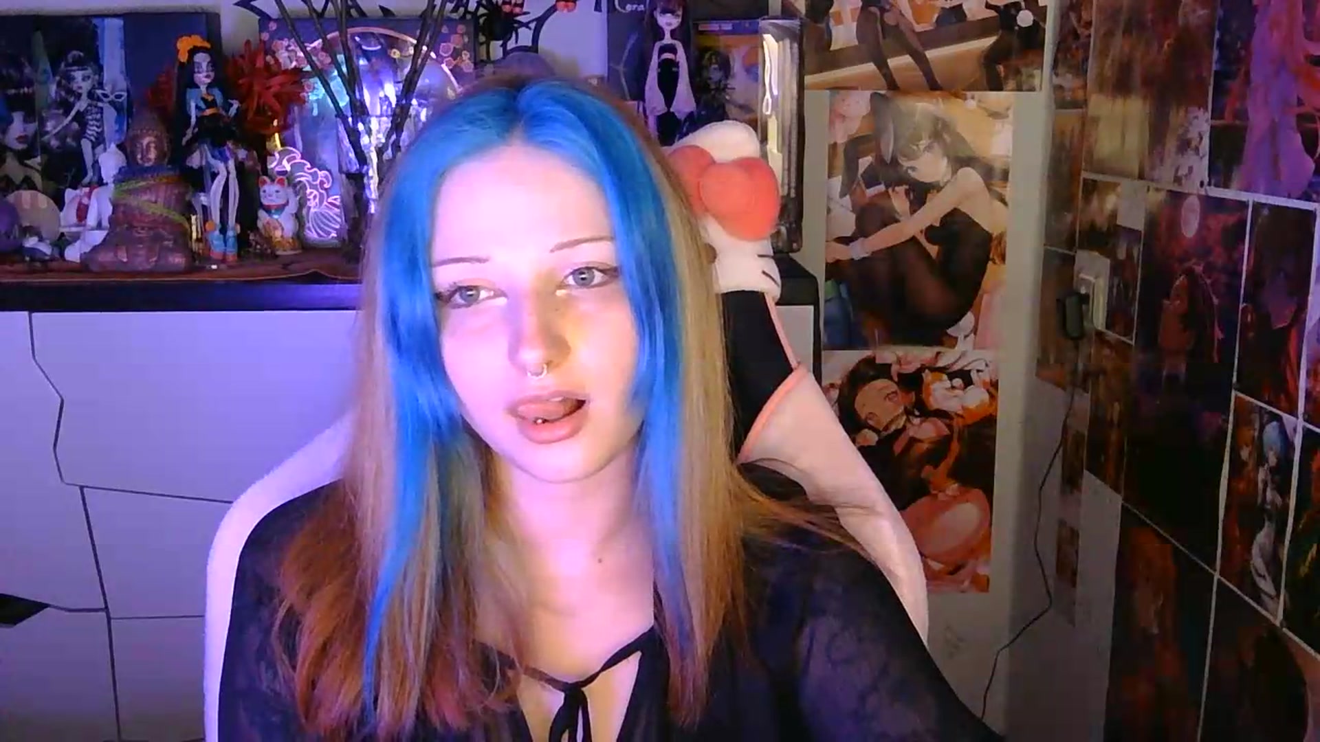 Gallery image thumbnail from VladaMoon's myfreecams stream on, 07/05/2026, 21:17 image 3 of 20