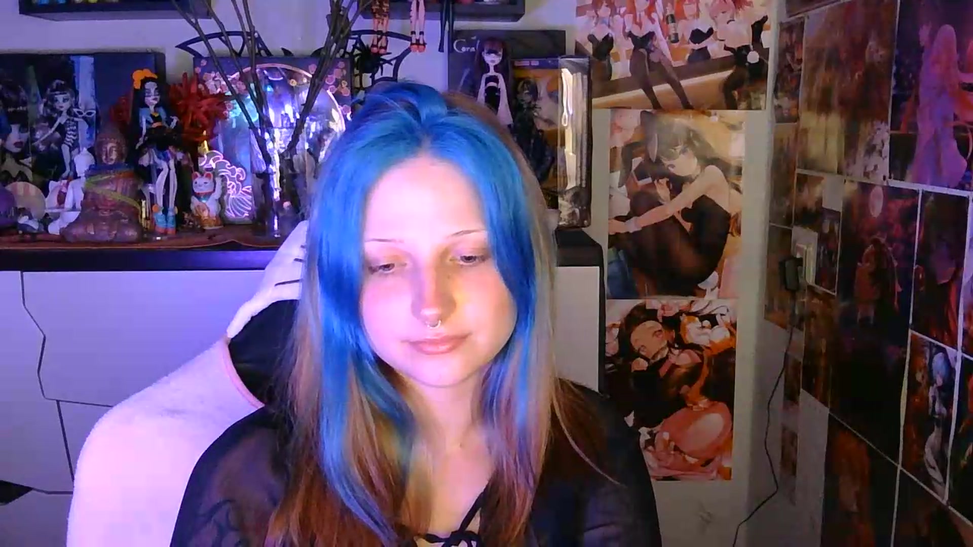 Gallery image thumbnail from VladaMoon's myfreecams stream on, 07/06/2026, 23:06 image 17 of 20