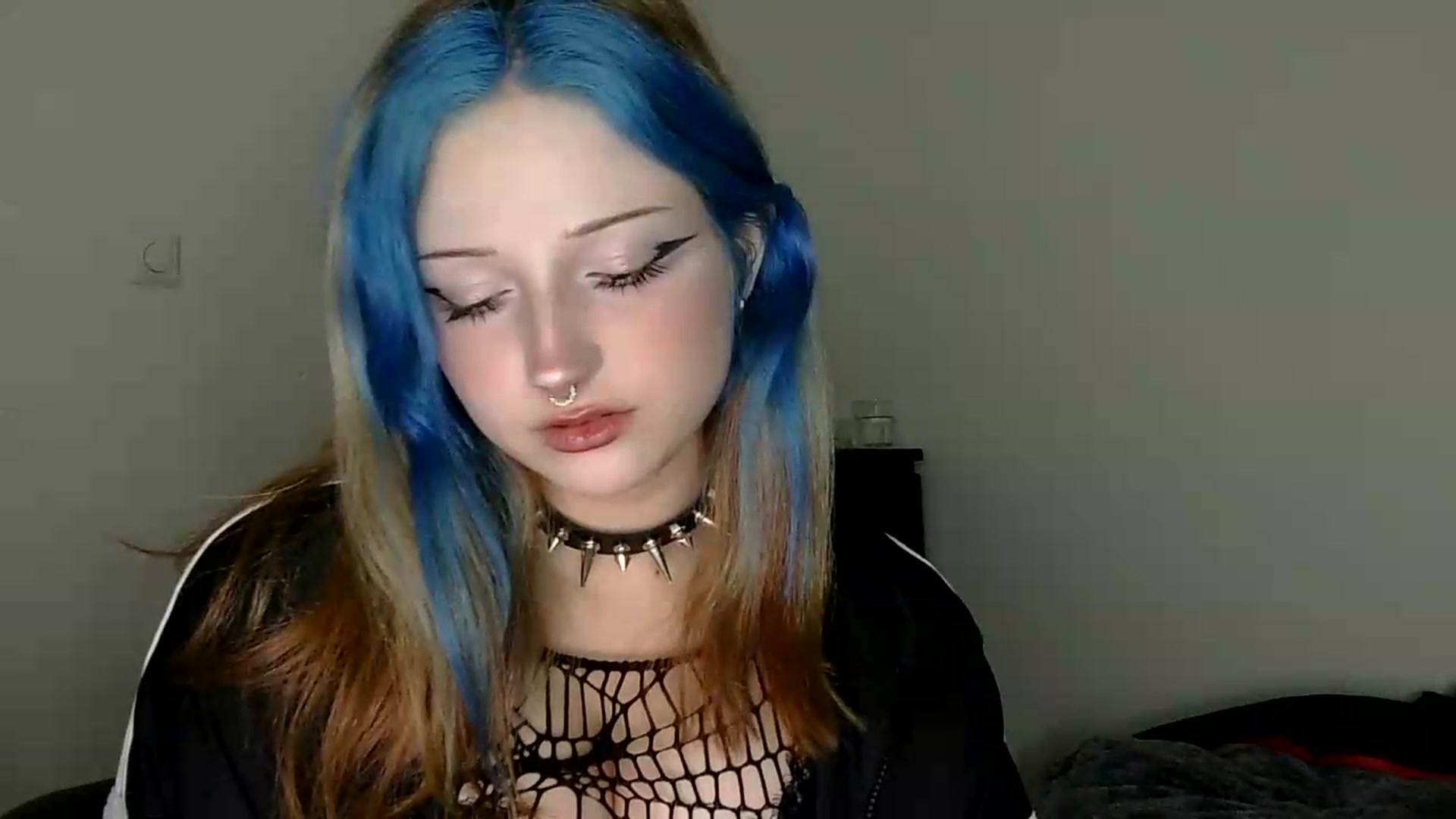 Gallery image thumbnail from VladaMoon's myfreecams stream on, 07/12/2026, 11:05 image 5 of 20