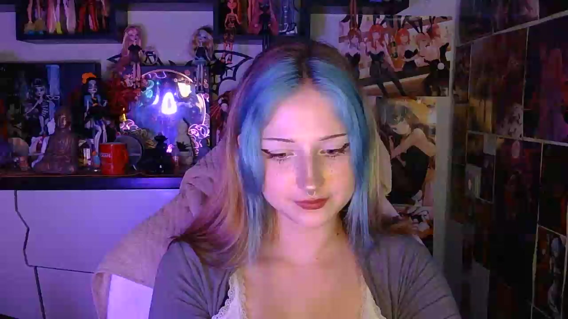 Gallery image thumbnail from VladaMoon's myfreecams stream on, 08/04/2026, 21:37 image 7 of 20