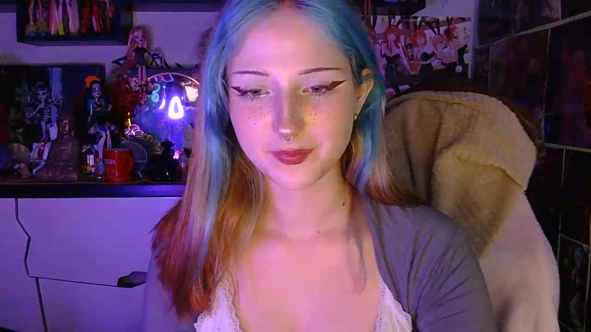 Gallery image thumbnail from VladaMoon's myfreecams stream on, 08/04/2026, 21:37 image 15 of 20