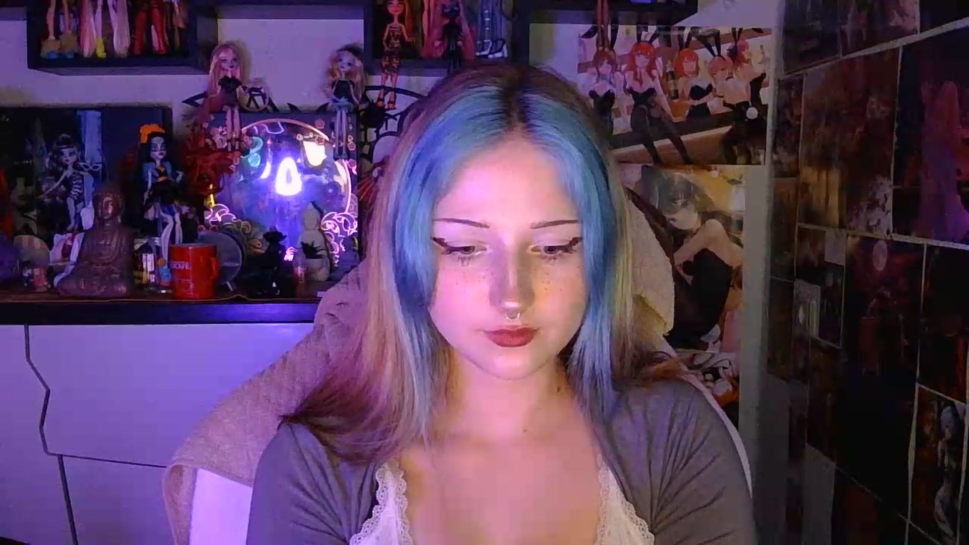 Gallery image thumbnail from VladaMoon's myfreecams stream on, 08/04/2026, 21:37 image 6 of 20