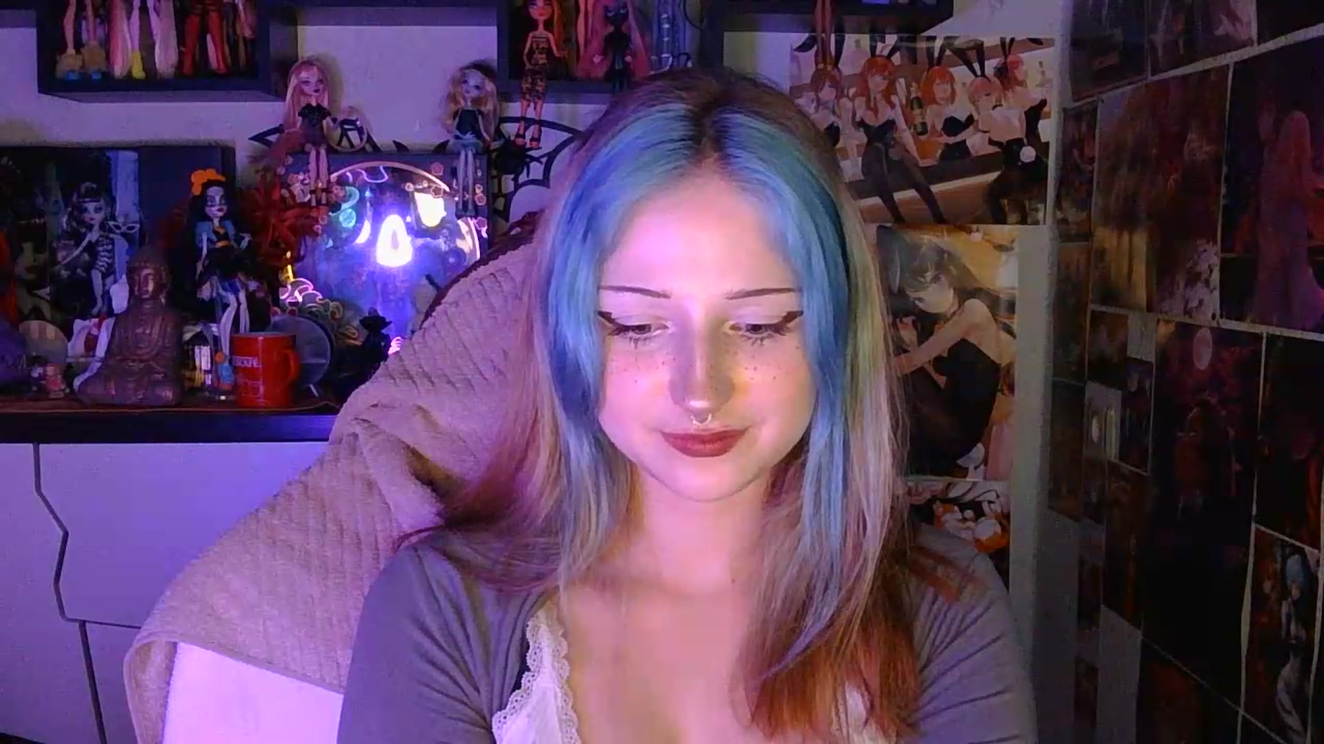 Gallery image thumbnail from VladaMoon's myfreecams stream on, 08/04/2026, 21:37 image 5 of 20