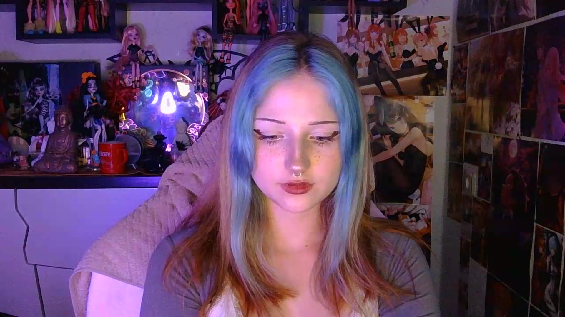 Gallery image thumbnail from VladaMoon's myfreecams stream on, 08/04/2026, 21:37 image 4 of 20