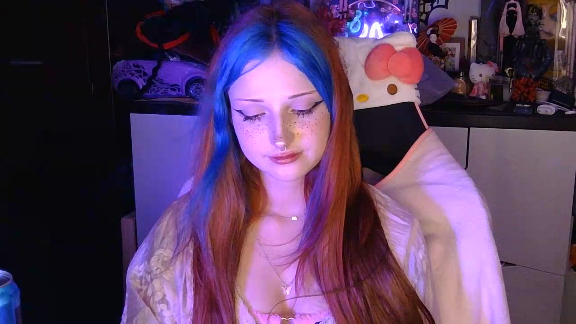 Gallery image thumbnail from VladaMoon's myfreecams stream on, 08/06/2026, 21:15 image 4 of 20