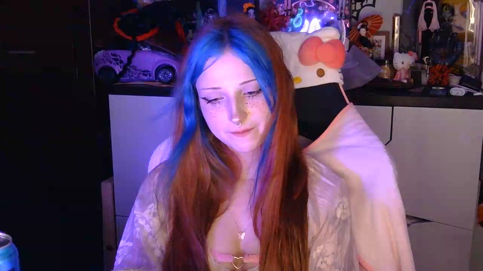 Gallery image thumbnail from VladaMoon's myfreecams stream on, 08/06/2026, 21:15 image 17 of 20