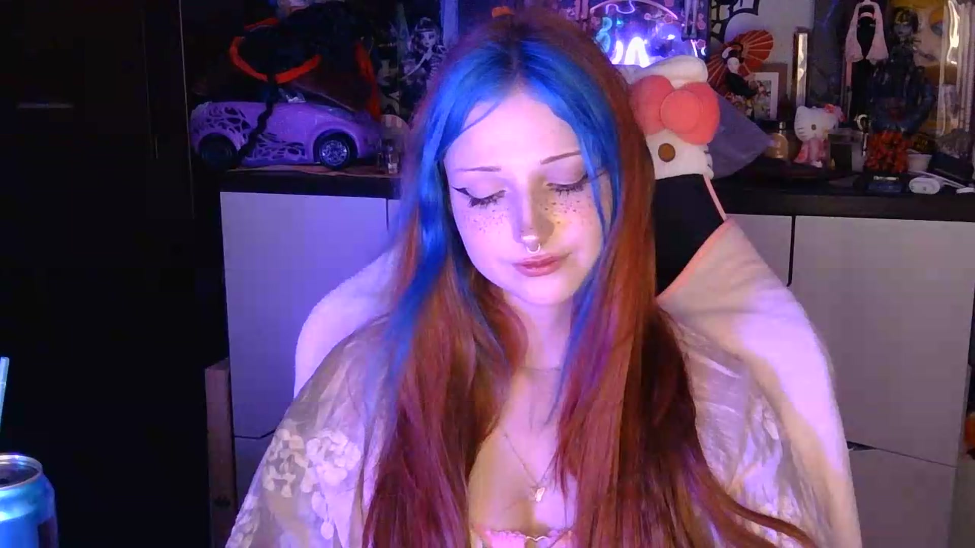 Gallery image thumbnail from VladaMoon's myfreecams stream on, 08/06/2026, 21:15 image 15 of 20