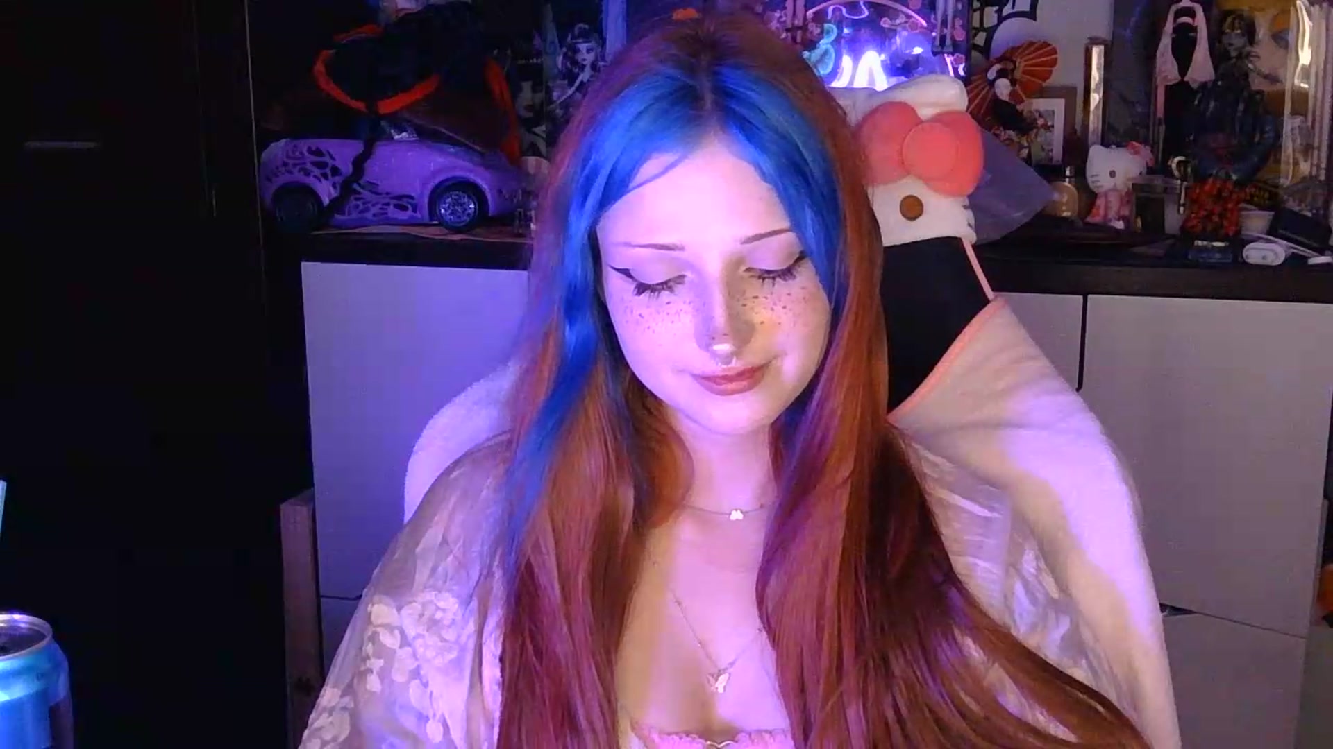 Gallery image thumbnail from VladaMoon's myfreecams stream on, 08/06/2026, 21:15 image 8 of 20