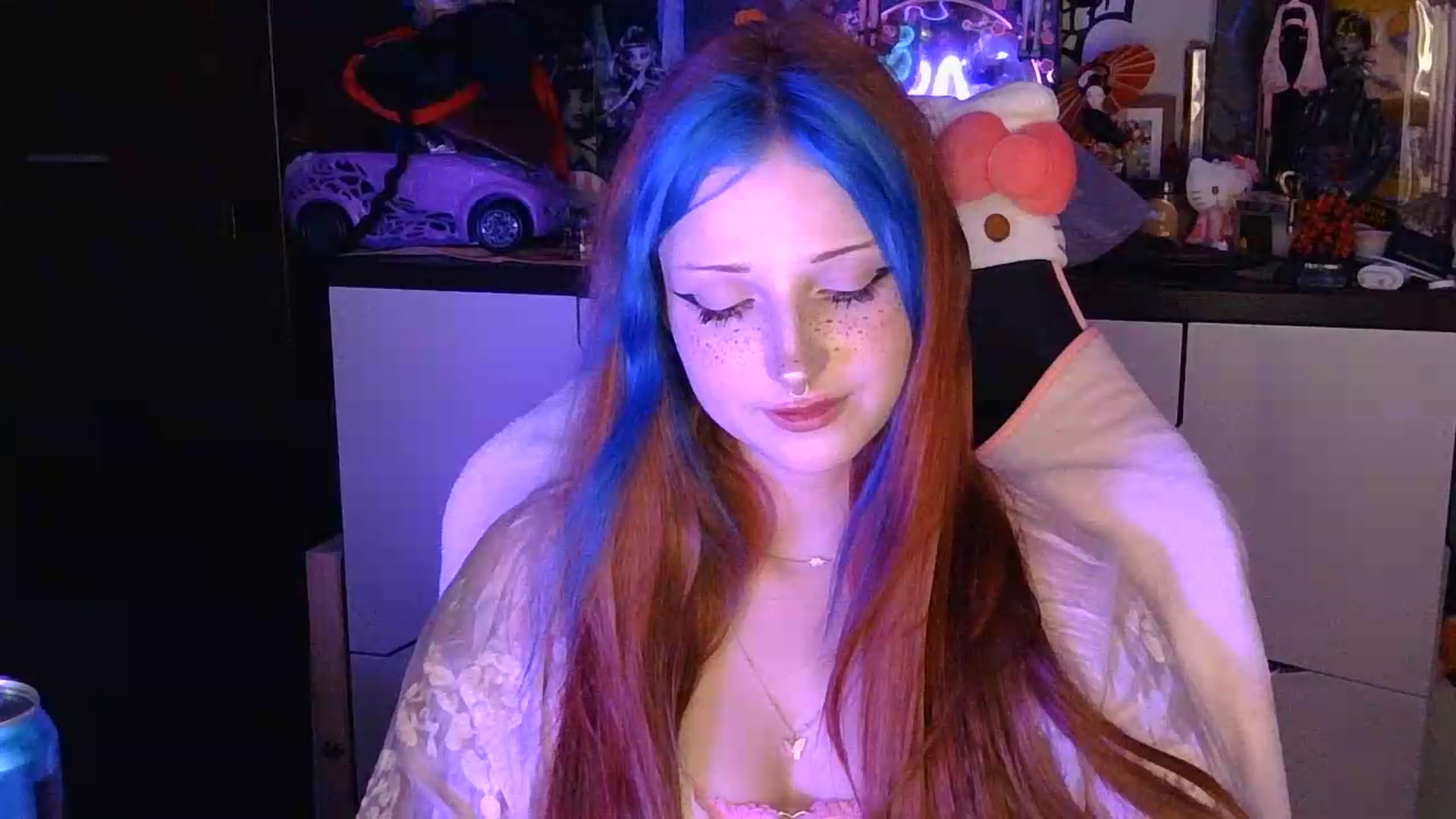 Gallery image thumbnail from VladaMoon's myfreecams stream on, 08/06/2026, 21:15 image 14 of 20