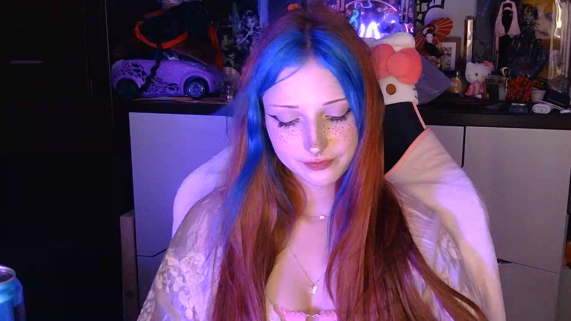Gallery image thumbnail from VladaMoon's myfreecams stream on, 08/06/2026, 21:15 image 13 of 20