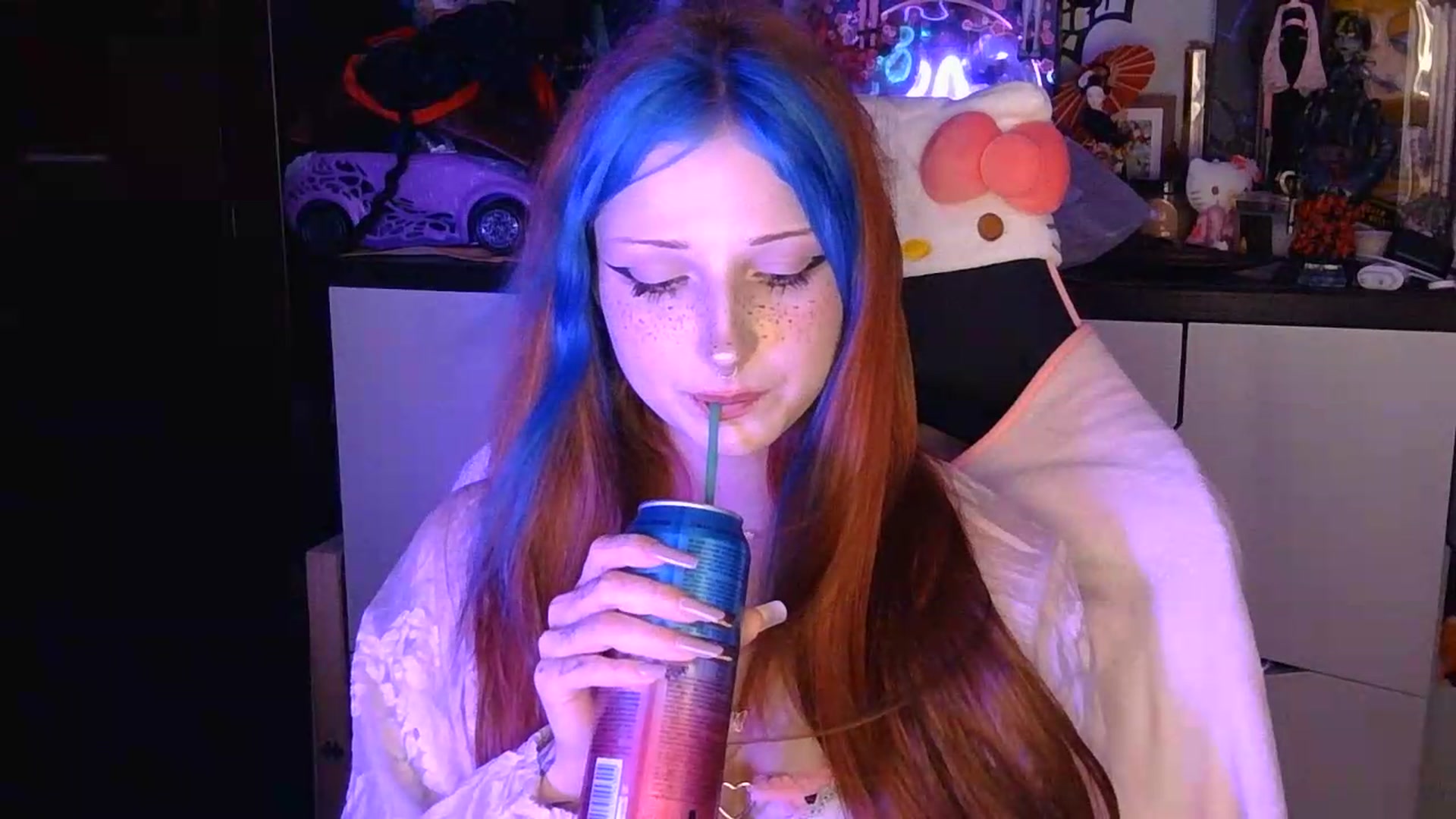 Gallery image thumbnail from VladaMoon's myfreecams stream on, 08/06/2026, 21:15 image 7 of 20