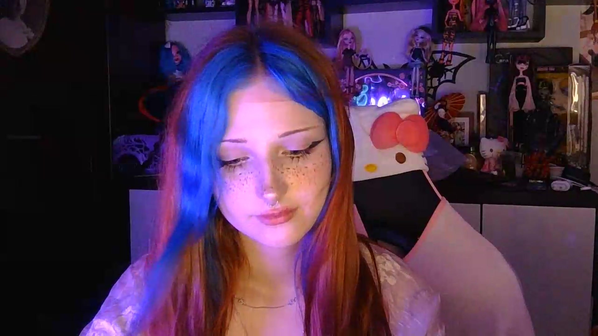Gallery image thumbnail from VladaMoon's myfreecams stream on, 08/06/2026, 23:06 image 16 of 20