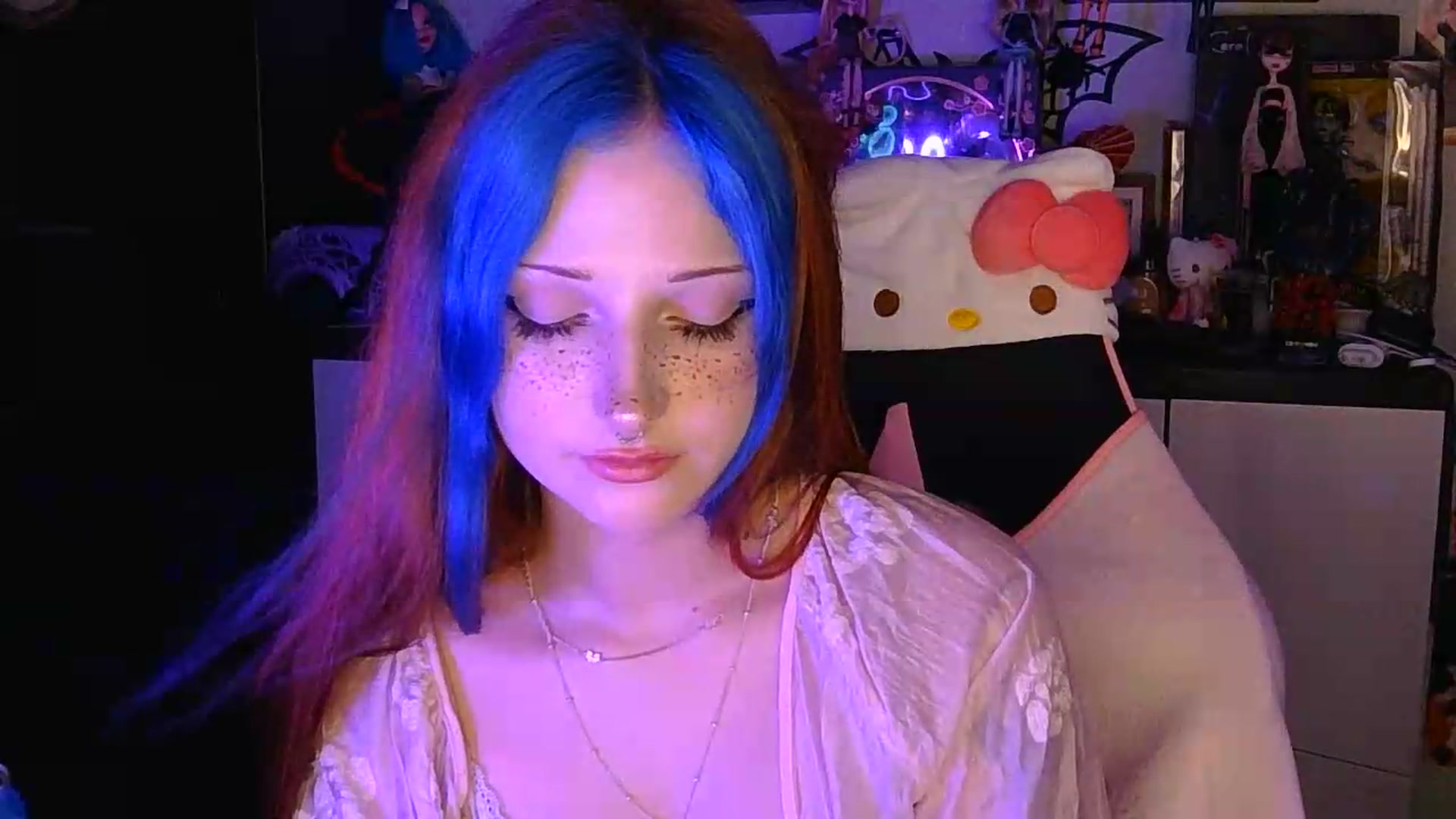 Gallery image thumbnail from VladaMoon's myfreecams stream on, 08/06/2026, 23:06 image 10 of 20
