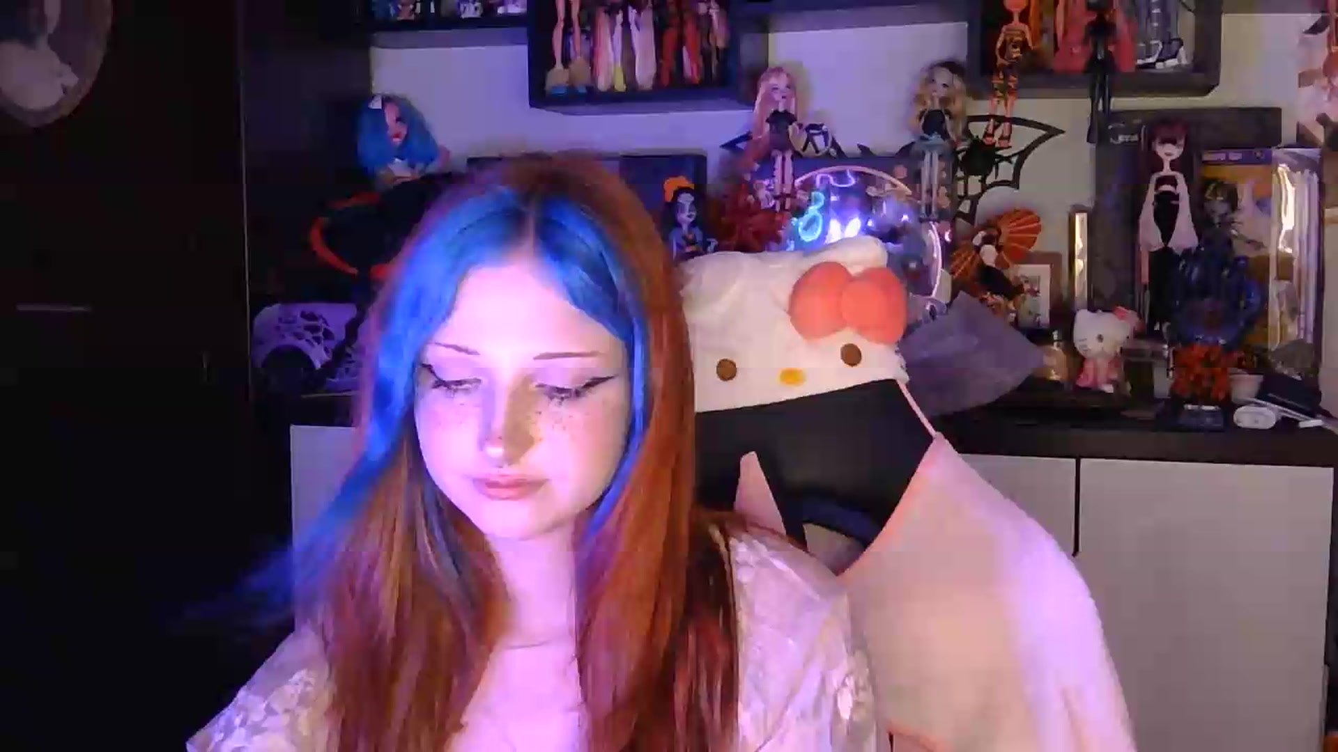 Gallery image thumbnail from VladaMoon's myfreecams stream on, 08/06/2026, 23:06 image 15 of 20