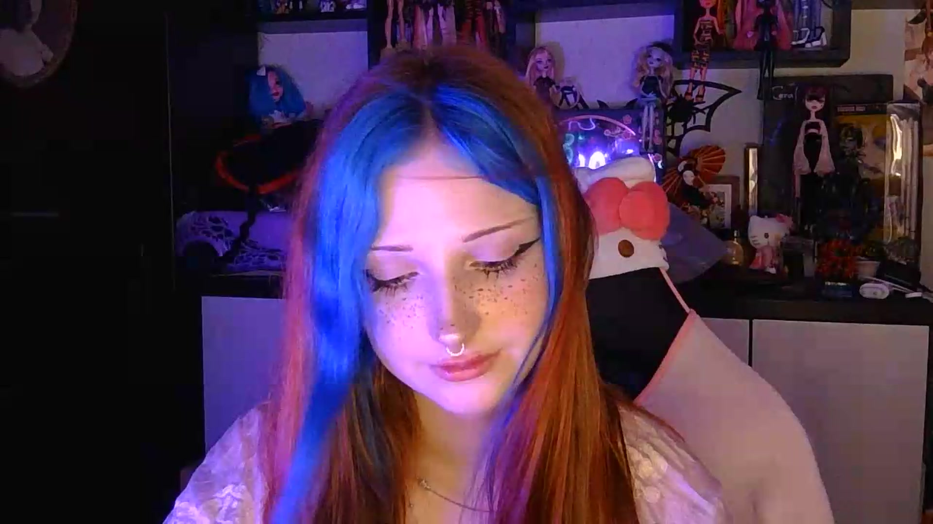 Gallery image thumbnail from VladaMoon's myfreecams stream on, 08/06/2026, 23:06 image 17 of 20