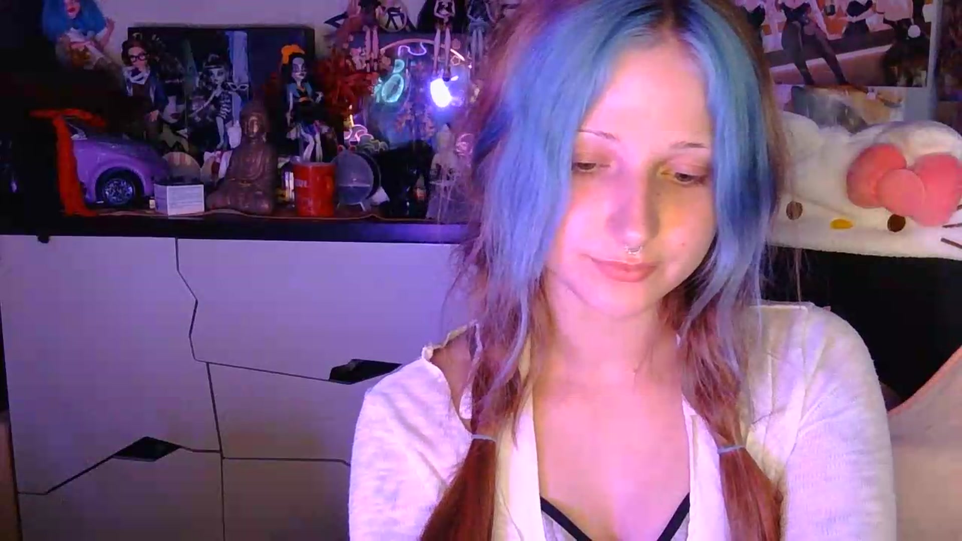 Gallery image thumbnail from VladaMoon's myfreecams stream on, 08/14/2026, 22:10 image 17 of 20