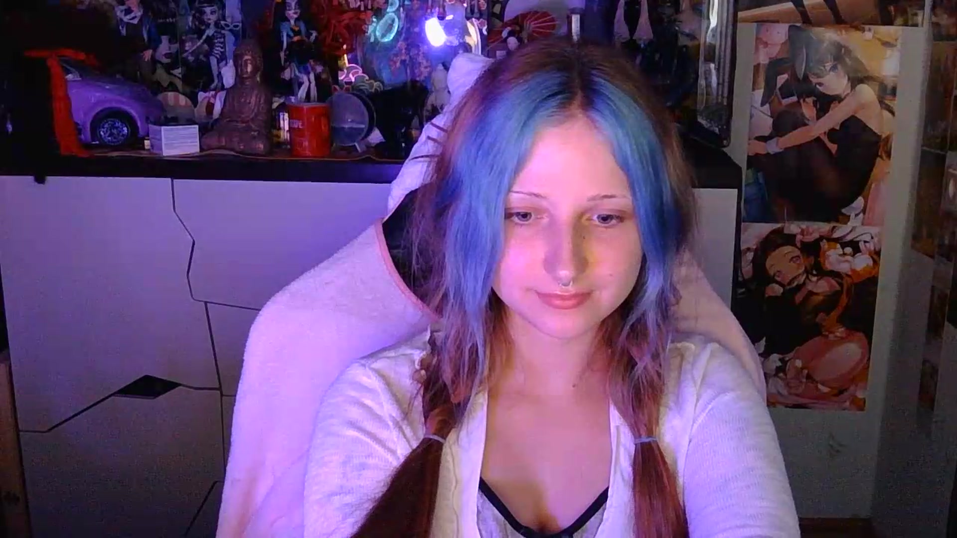 Gallery image thumbnail from VladaMoon's myfreecams stream on, 08/14/2026, 22:10 image 9 of 20
