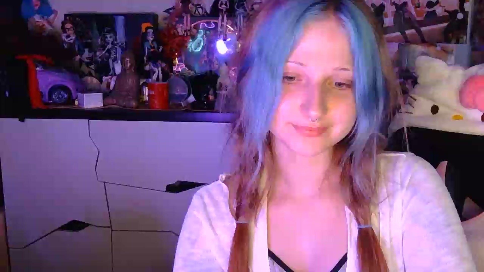 Gallery image thumbnail from VladaMoon's myfreecams stream on, 08/14/2026, 22:10 image 16 of 20