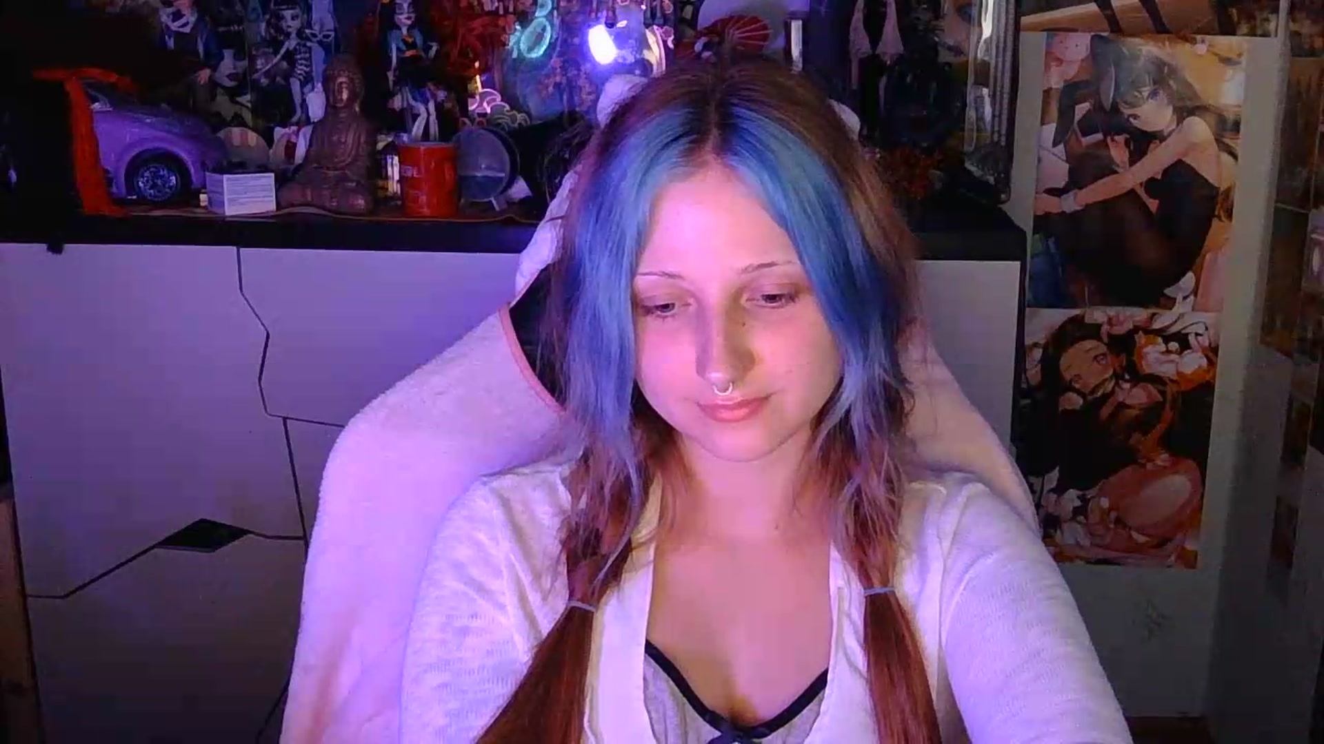 Gallery image thumbnail from VladaMoon's myfreecams stream on, 08/14/2026, 22:10 image 12 of 20