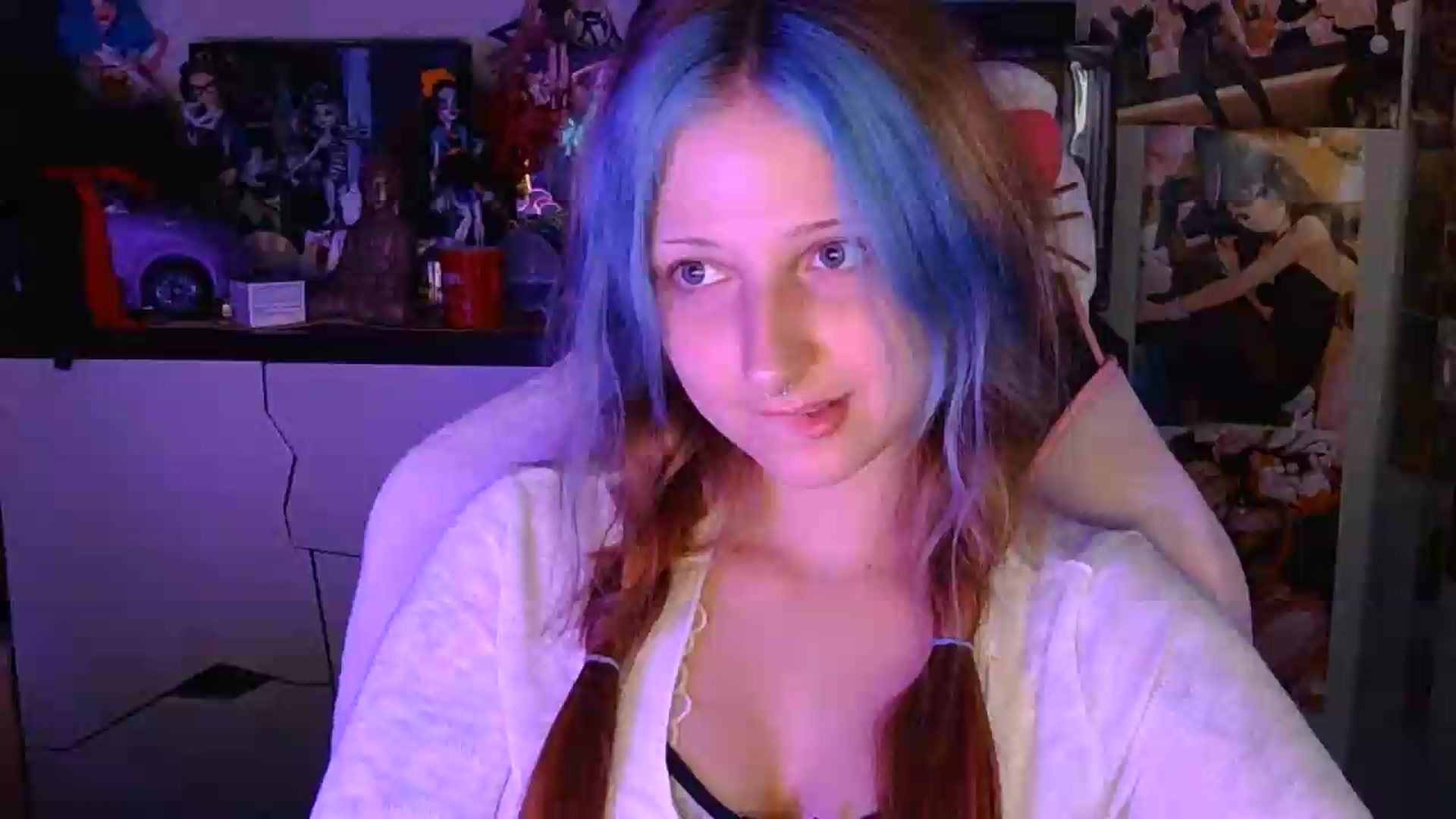 Gallery image thumbnail from VladaMoon's myfreecams stream on, 08/14/2026, 22:55 image 14 of 20