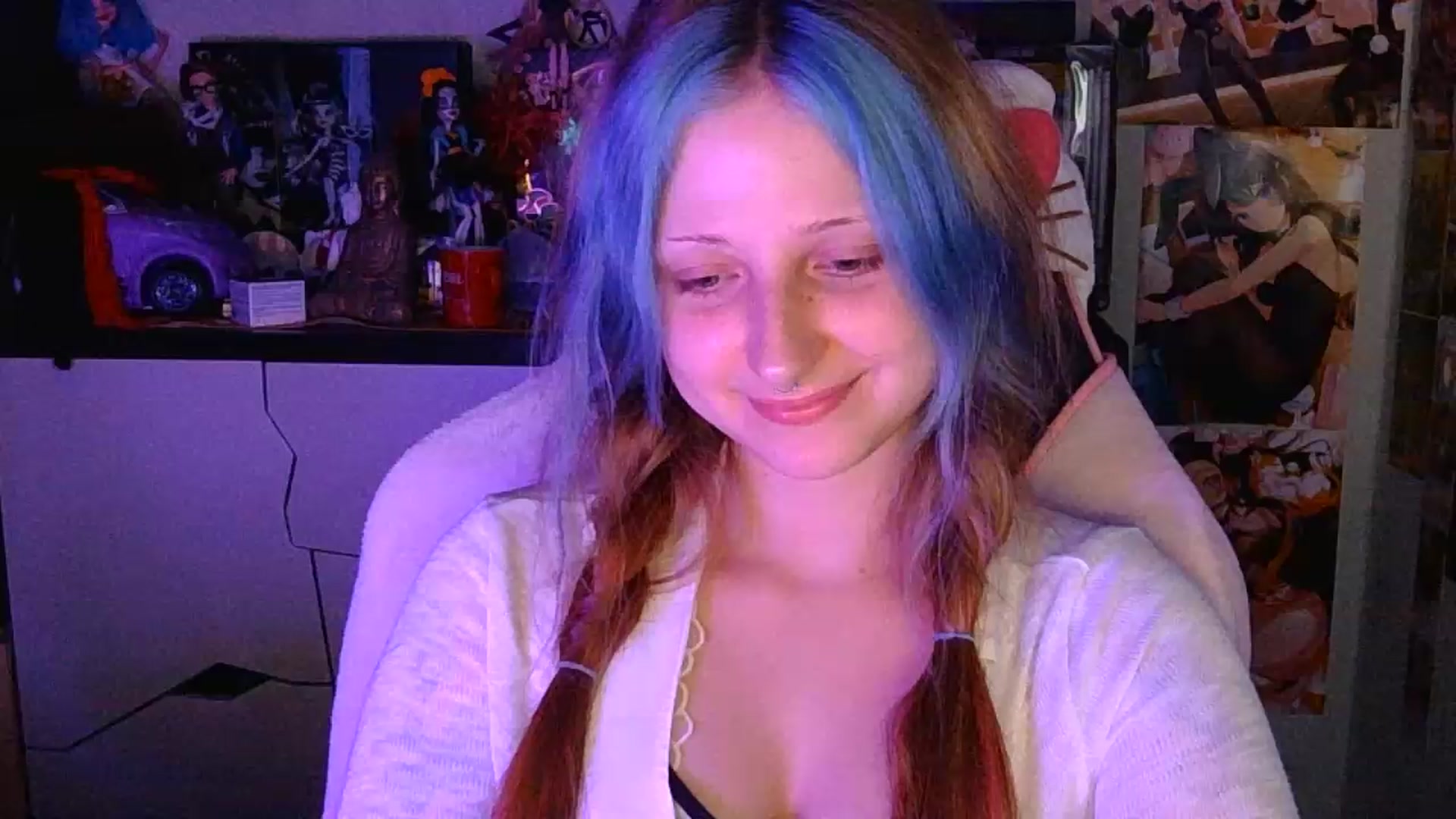 Gallery image thumbnail from VladaMoon's myfreecams stream on, 08/14/2026, 22:55 image 18 of 20