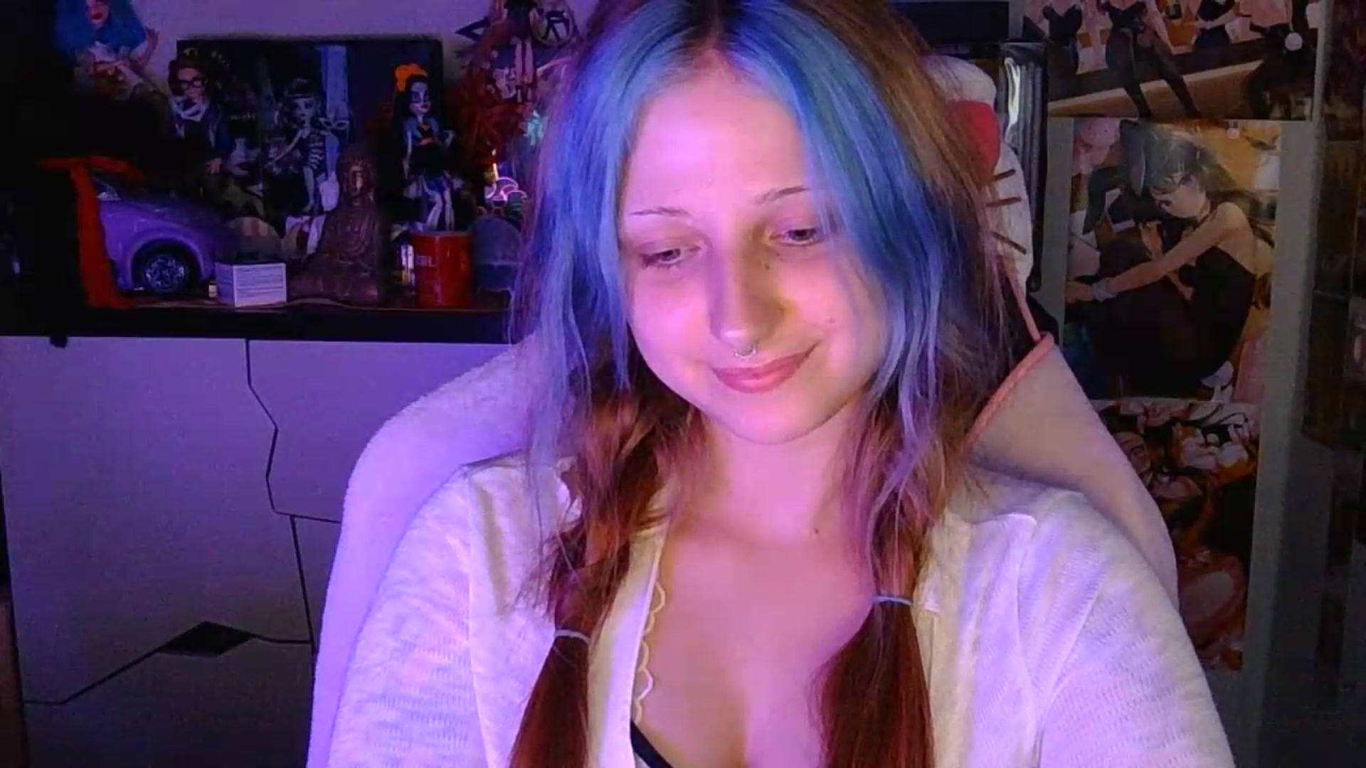 Gallery image thumbnail from VladaMoon's myfreecams stream on, 08/14/2026, 22:55 image 9 of 20