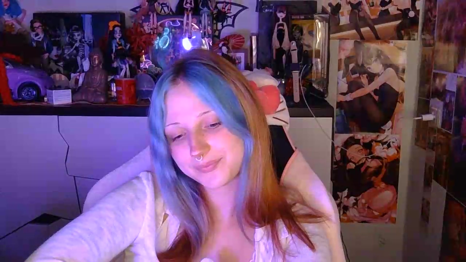 Gallery image thumbnail from VladaMoon's myfreecams stream on, 08/15/2026, 20:57 image 15 of 20