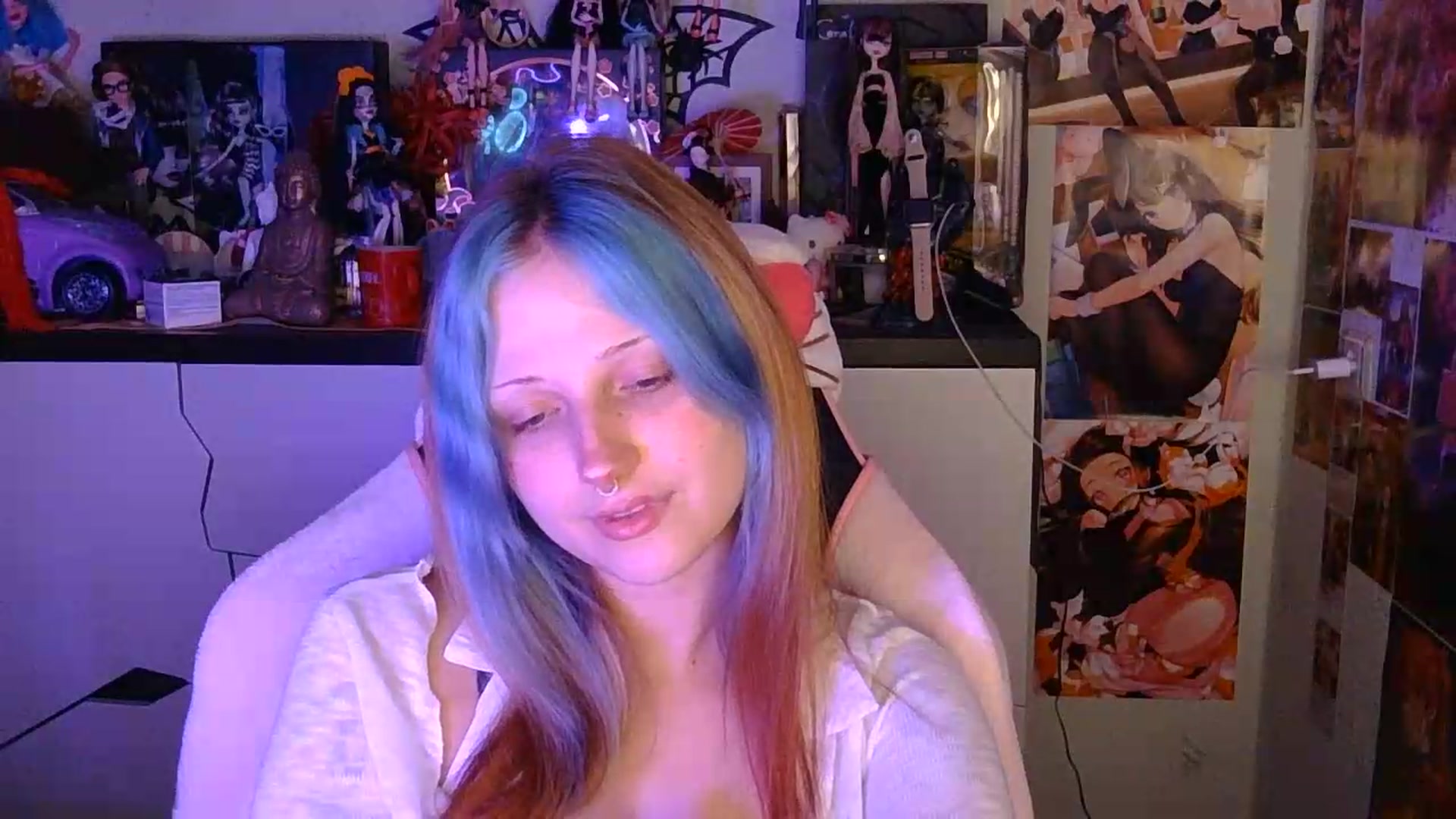 Gallery image thumbnail from VladaMoon's myfreecams stream on, 08/15/2026, 20:57 image 6 of 20