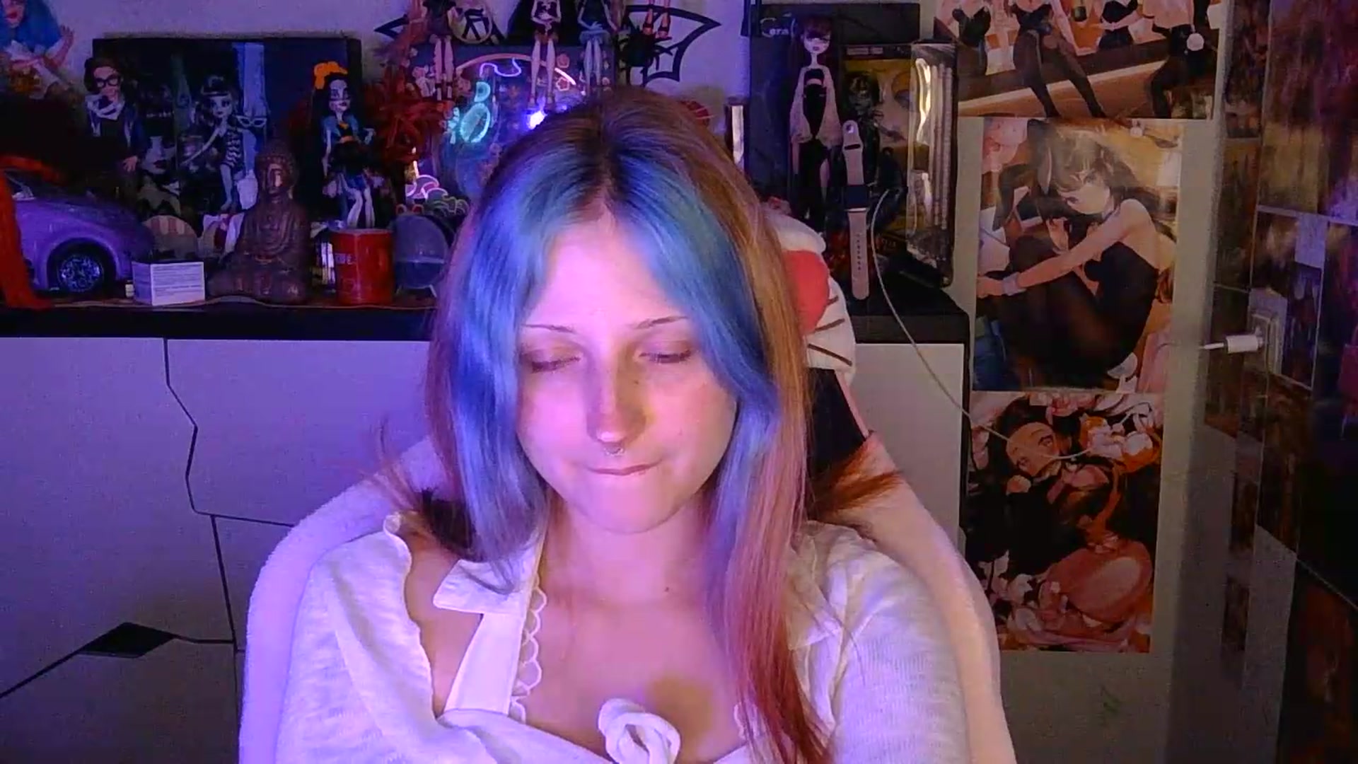 Gallery image thumbnail from VladaMoon's myfreecams stream on, 08/15/2026, 20:57 image 16 of 20