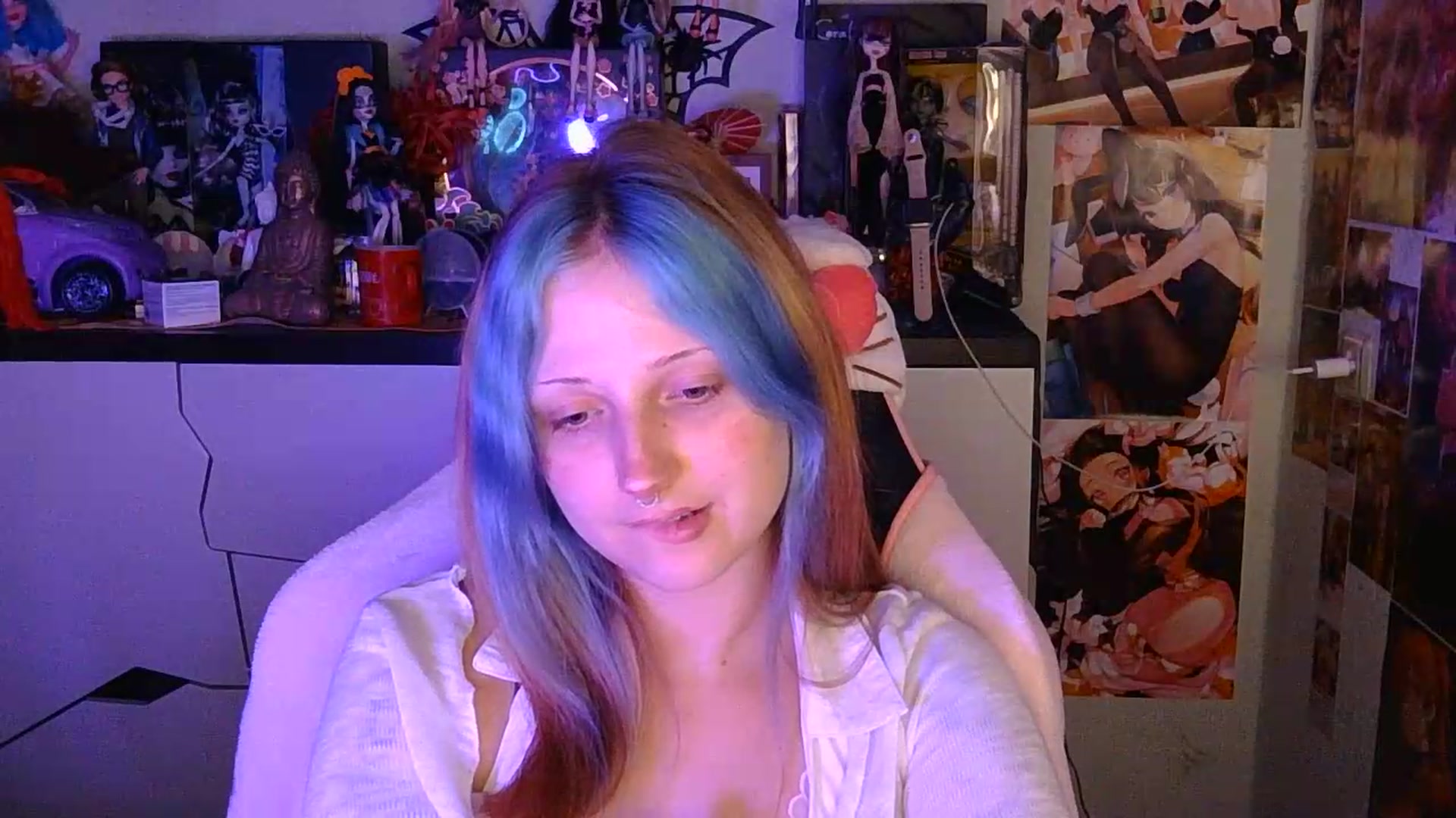 Gallery image thumbnail from VladaMoon's myfreecams stream on, 08/15/2026, 20:57 image 9 of 20
