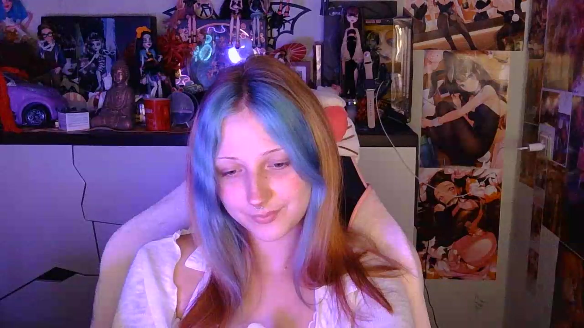 Gallery image thumbnail from VladaMoon's myfreecams stream on, 08/15/2026, 20:57 image 14 of 20