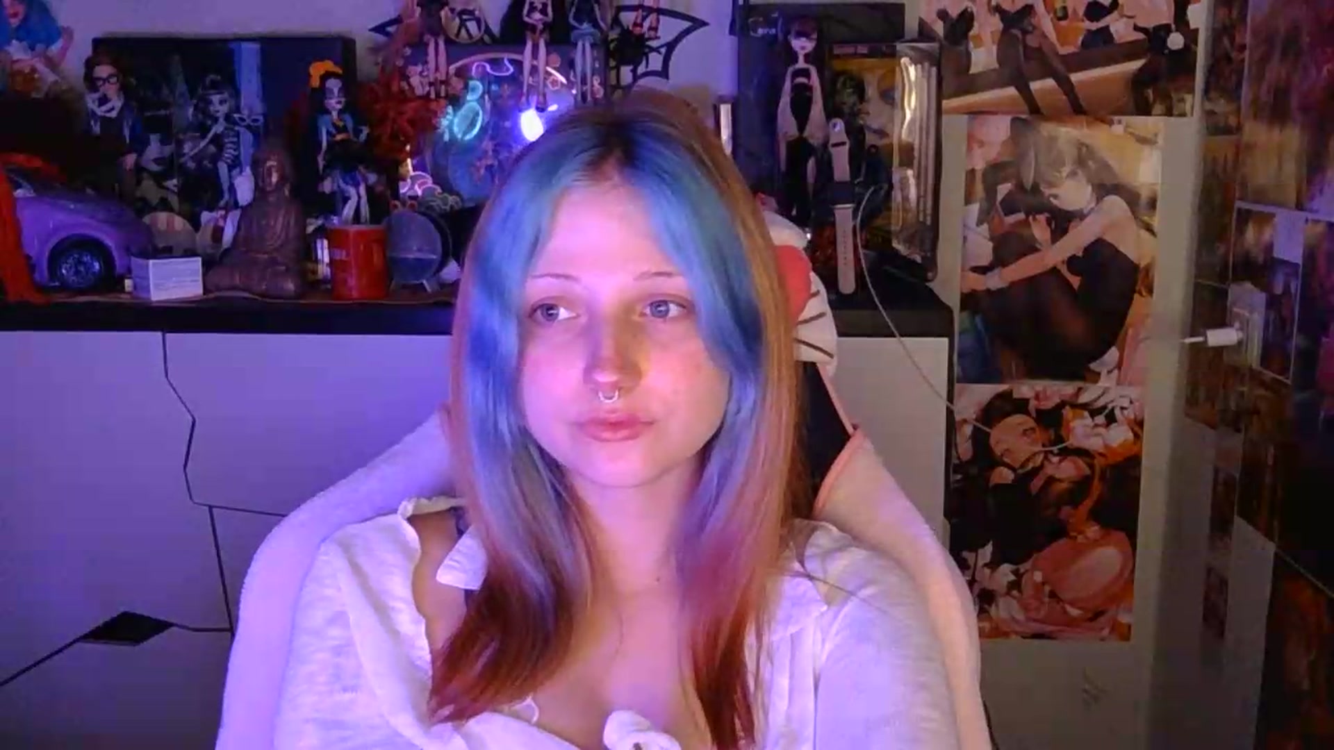 Gallery image thumbnail from VladaMoon's myfreecams stream on, 08/15/2026, 20:57 image 5 of 20