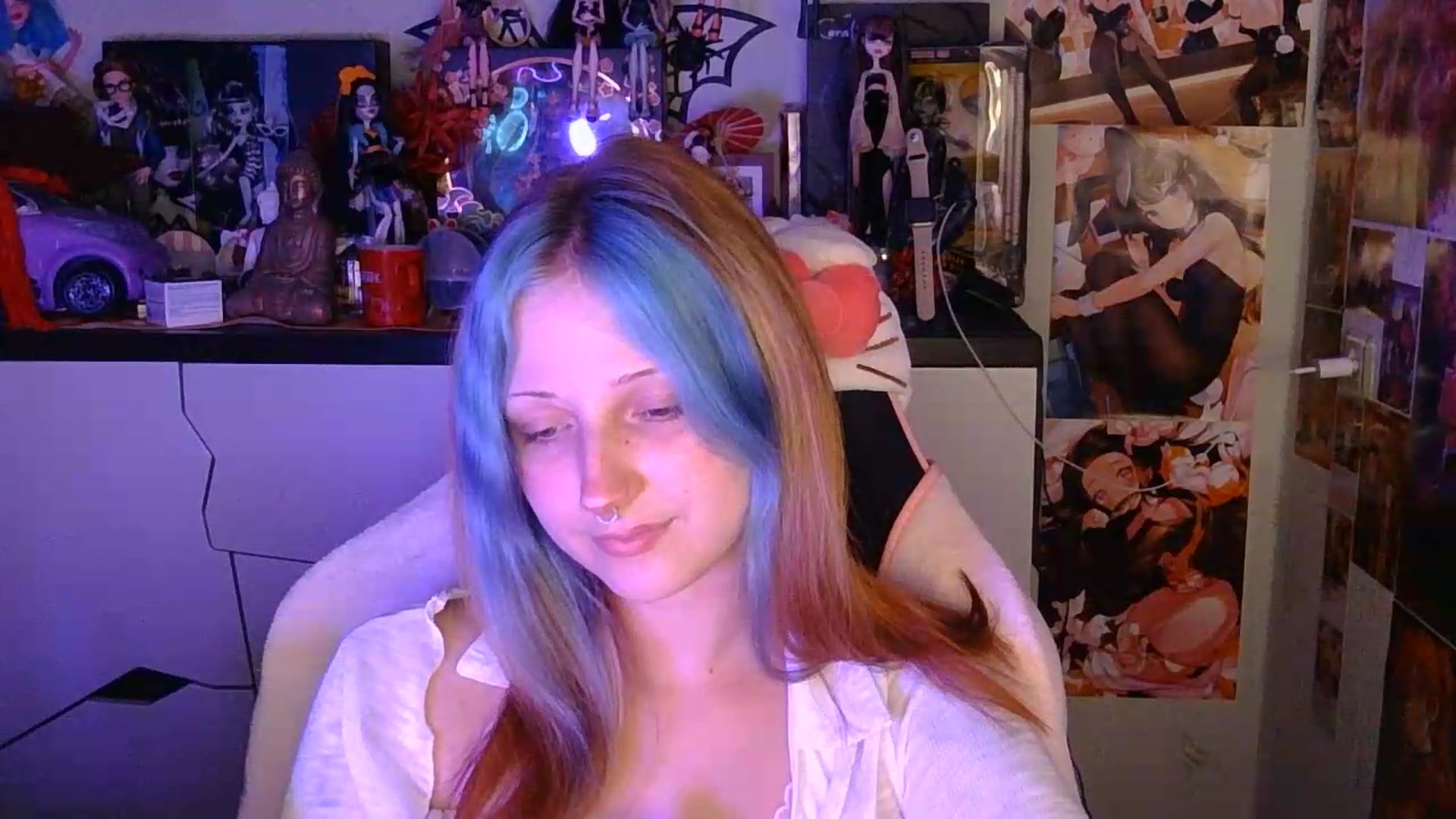 Gallery image thumbnail from VladaMoon's myfreecams stream on, 08/15/2026, 20:57 image 12 of 20