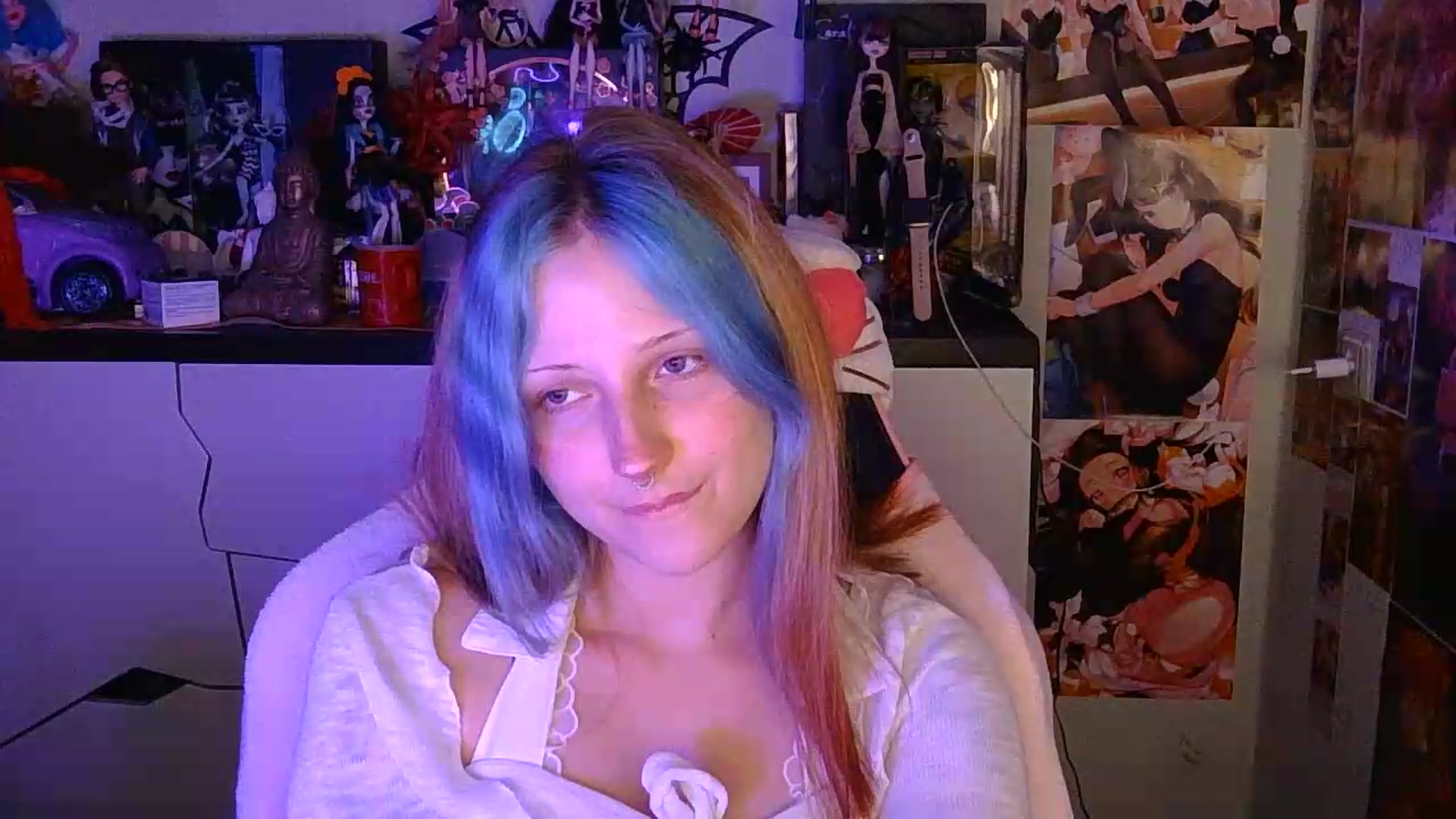 Gallery image thumbnail from VladaMoon's myfreecams stream on, 08/15/2026, 20:57 image 17 of 20