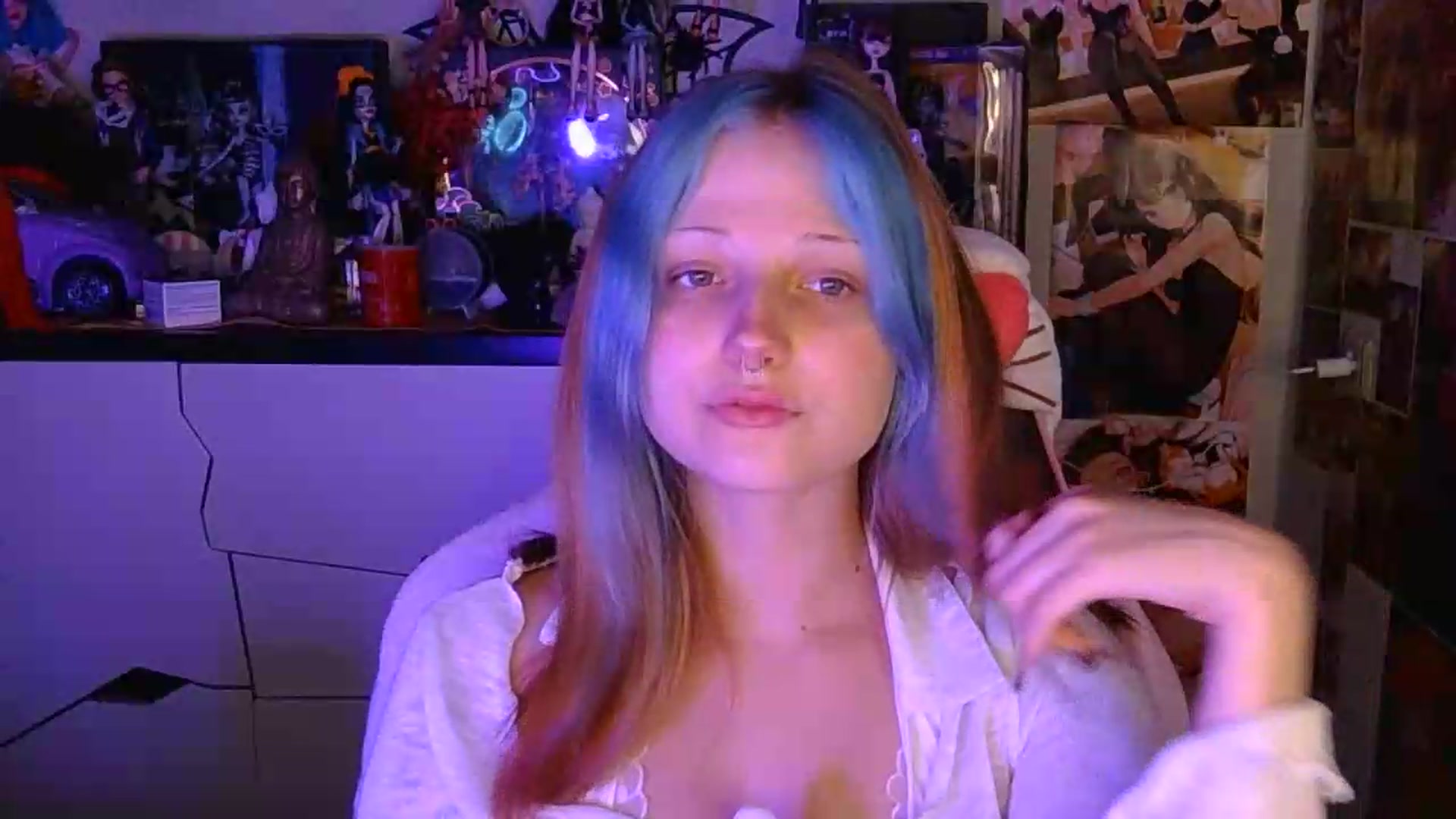 Gallery image thumbnail from VladaMoon's myfreecams stream on, 08/15/2026, 20:57 image 4 of 20