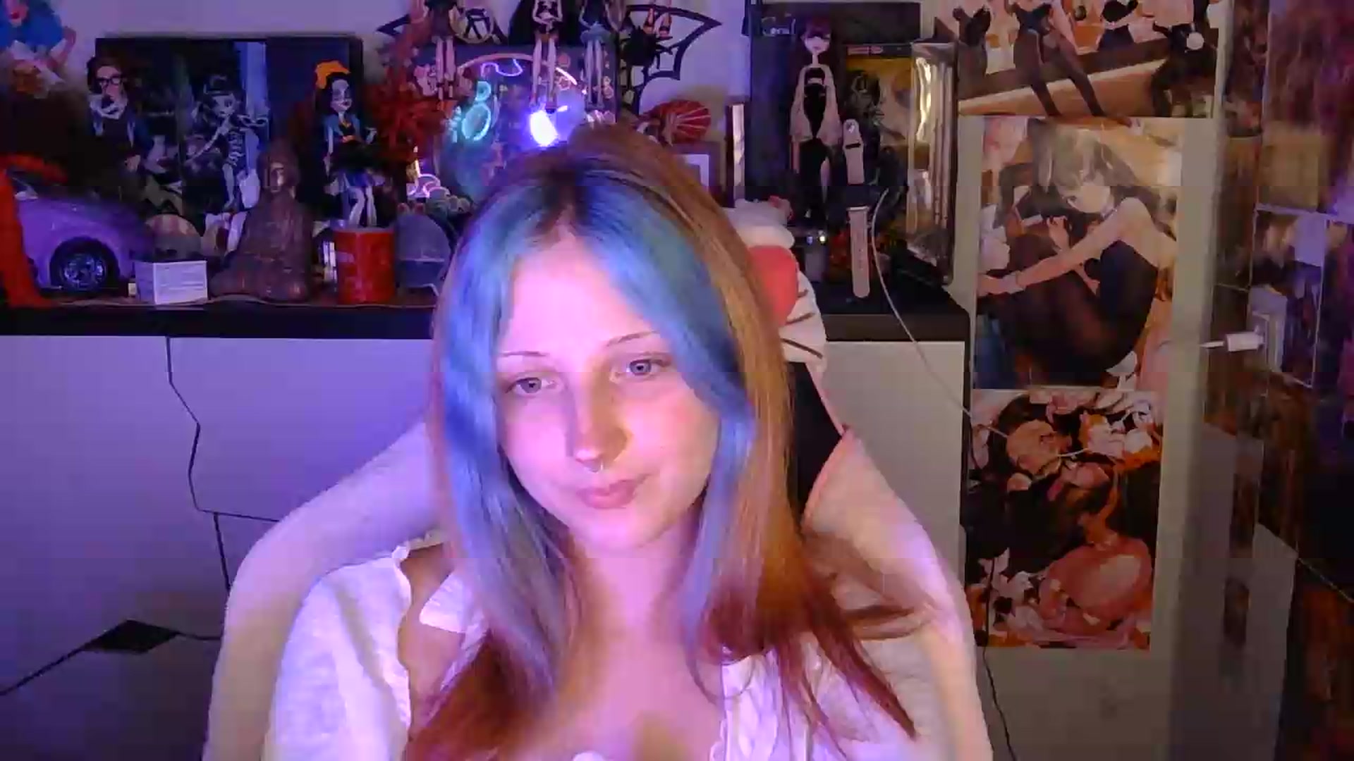 Gallery image thumbnail from VladaMoon's myfreecams stream on, 08/15/2026, 20:57 image 13 of 20